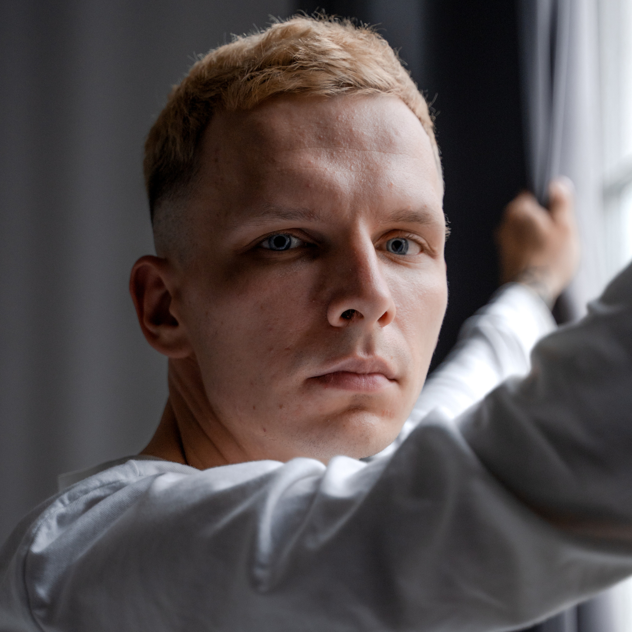 Контакты. Фотограф Илья Чернов