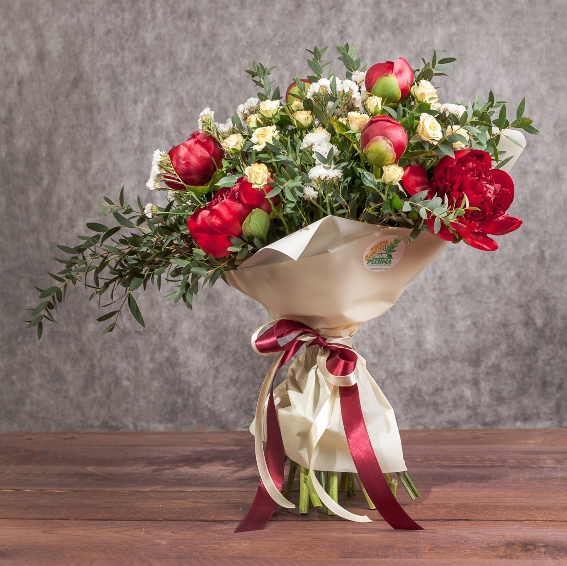 Букет с красными пионами. Флорист Маргарита Гладкова