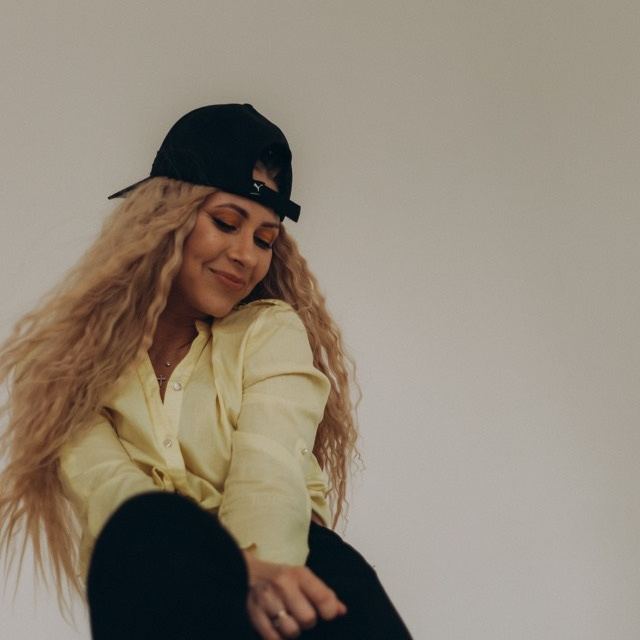 Контакты. Фотограф Аня Райли