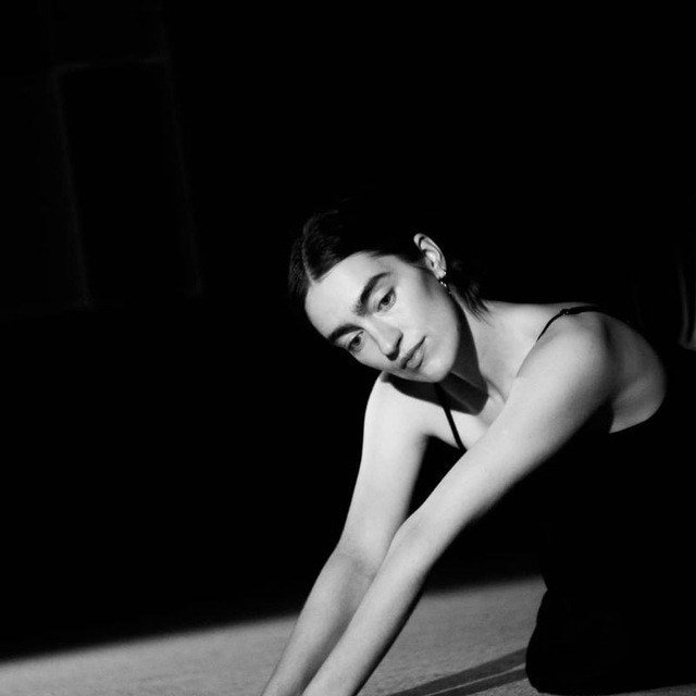 Евгения Букатова, танцовщица и педагог, наставник творческого лагеря для взрослых в Архызе вайлдарткэмп