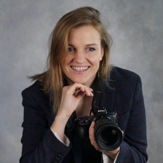 Контакты. Я Ольга Казанцева, фотографирую снимаю ваши киноистории и печатаю фото и цифровые портреты на холсте