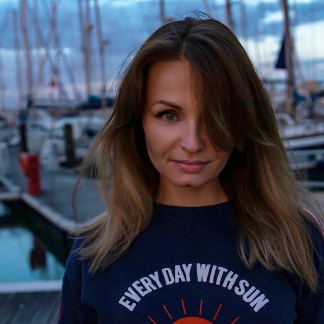 Контакты. Фотограф Юлия Калинина