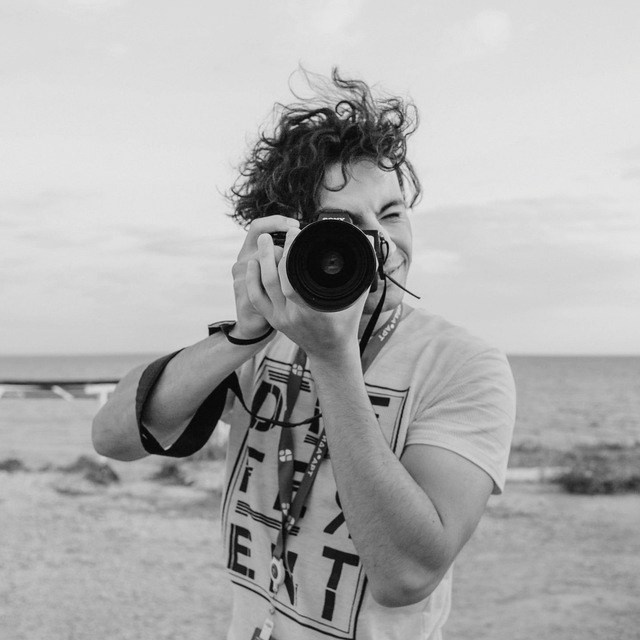 Contacts. Commercial Photographer Paris — Islam Berov