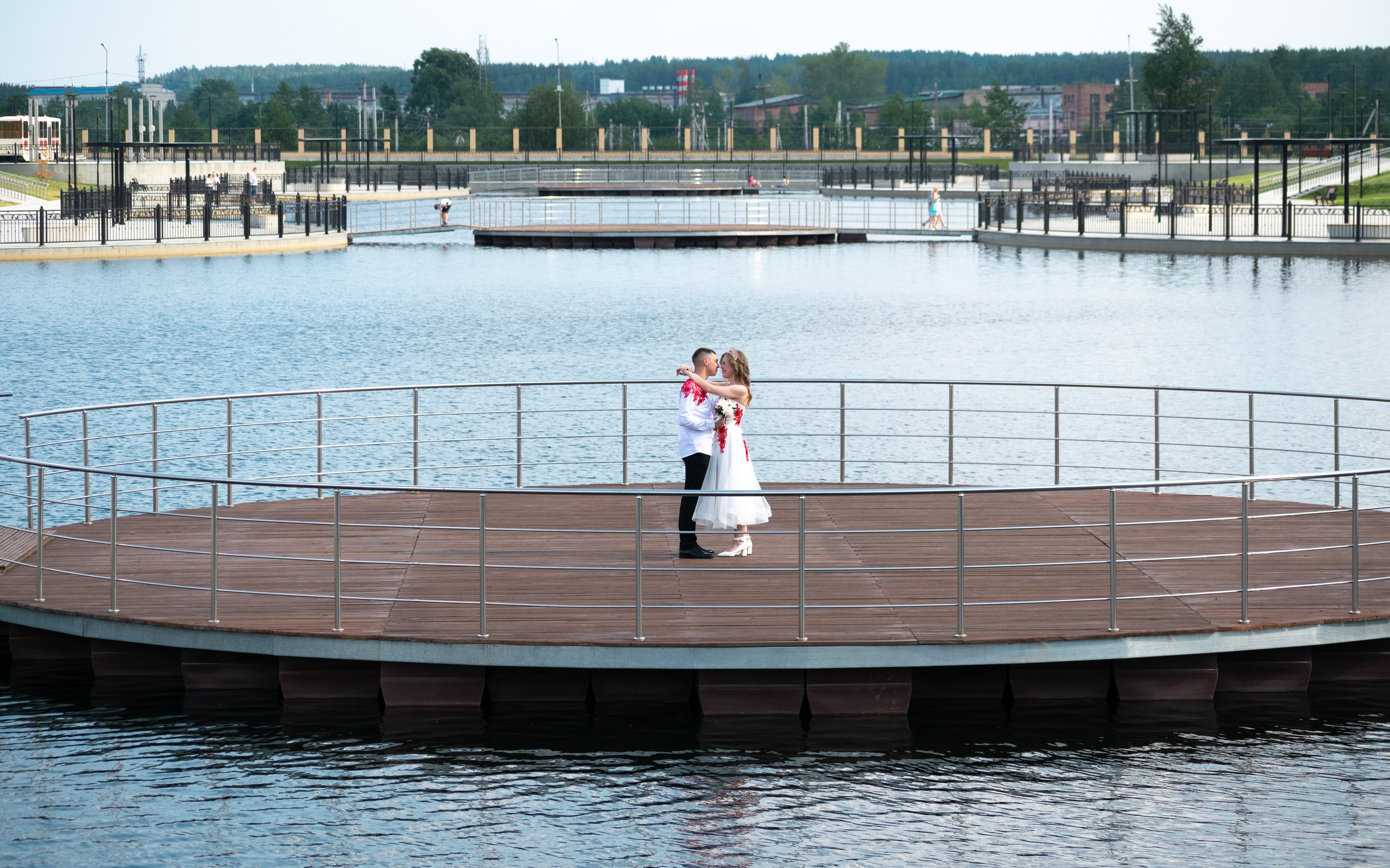 Свадебный фотограф в Волчанске. Сайт портретного фотографа в Волчанске Сергея Каримова