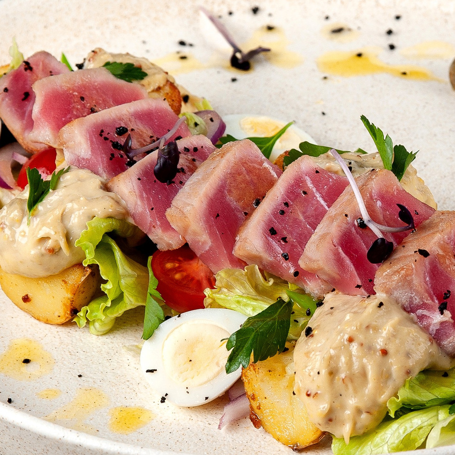 Фуд фото, фуд-фотограф, фото салата, салат с тунцом, салат Нисуаз, салат с морепродуктами