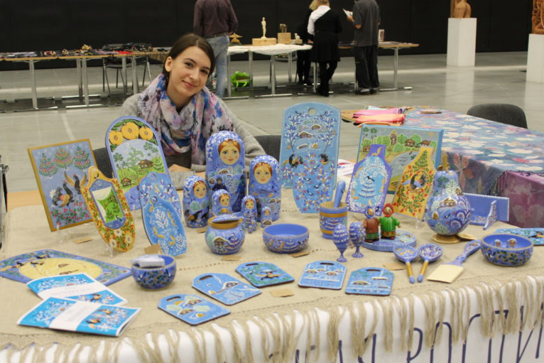 Международный форум-выставка «Руками Женщины» в Страсбурге. Сувениры и подарки с Ордынской росписью | Новосибирск