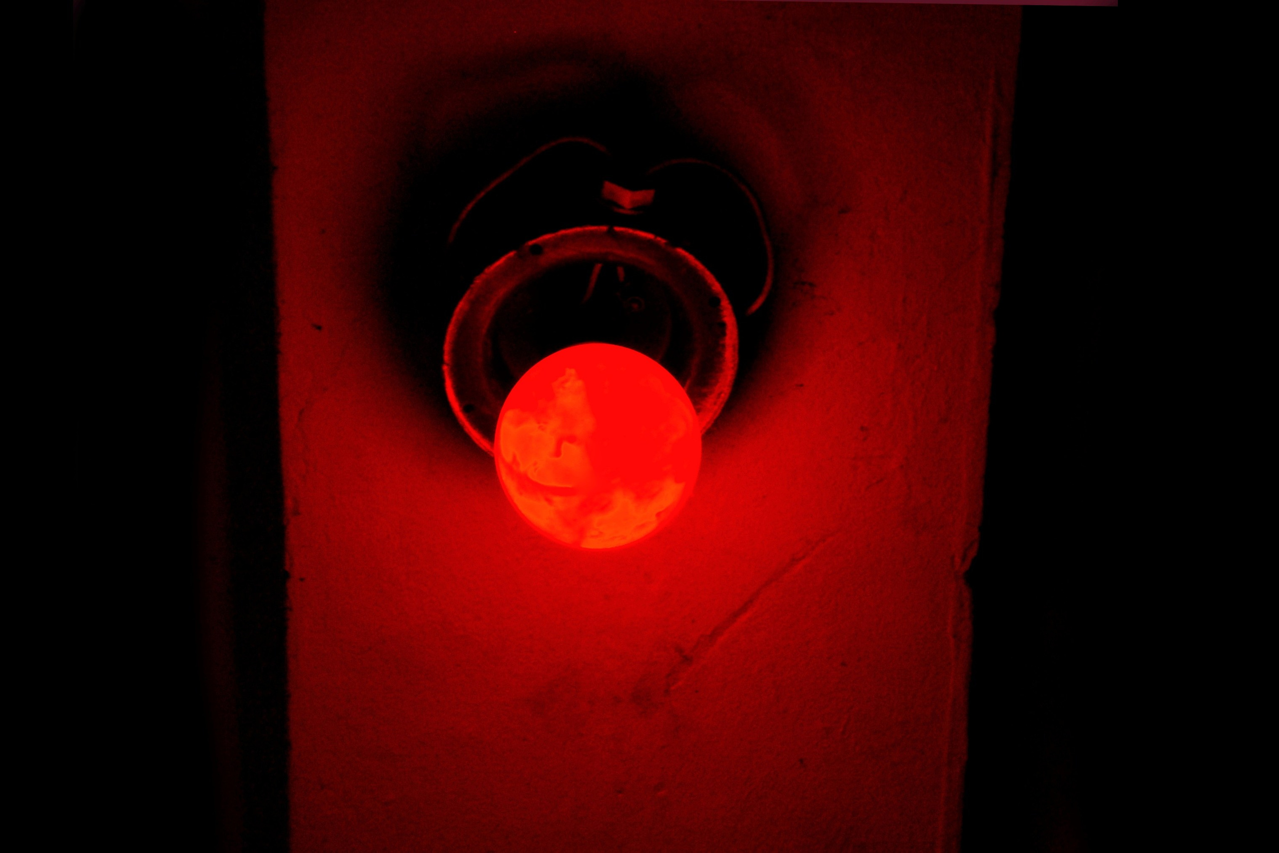 Красный человек 13 — человек новой эпохи. Артём Линейцев, фотограф