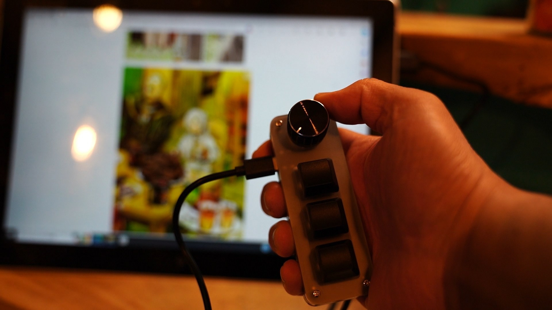 Специальная клавиатура размером с ладонь. Фотограф — видеограф в Москве Дмитрий Менделеев