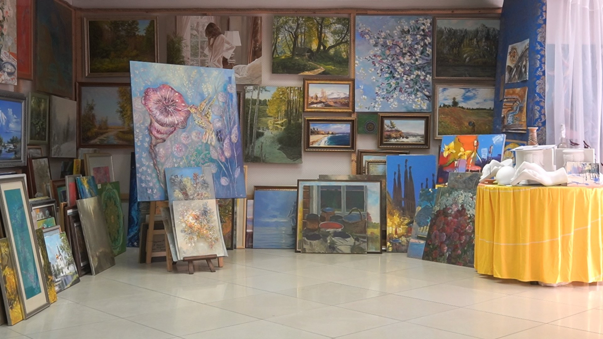 Салон «Этюд»: царство тюменских художников