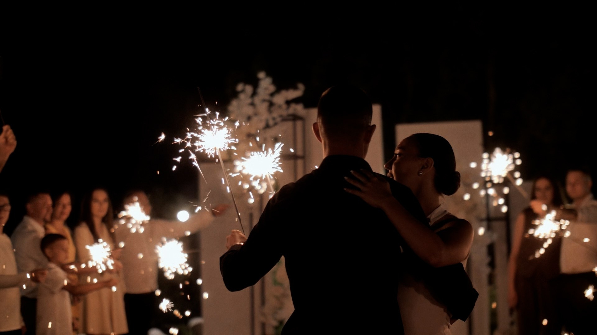 Бенгальские огни на свадьбе
