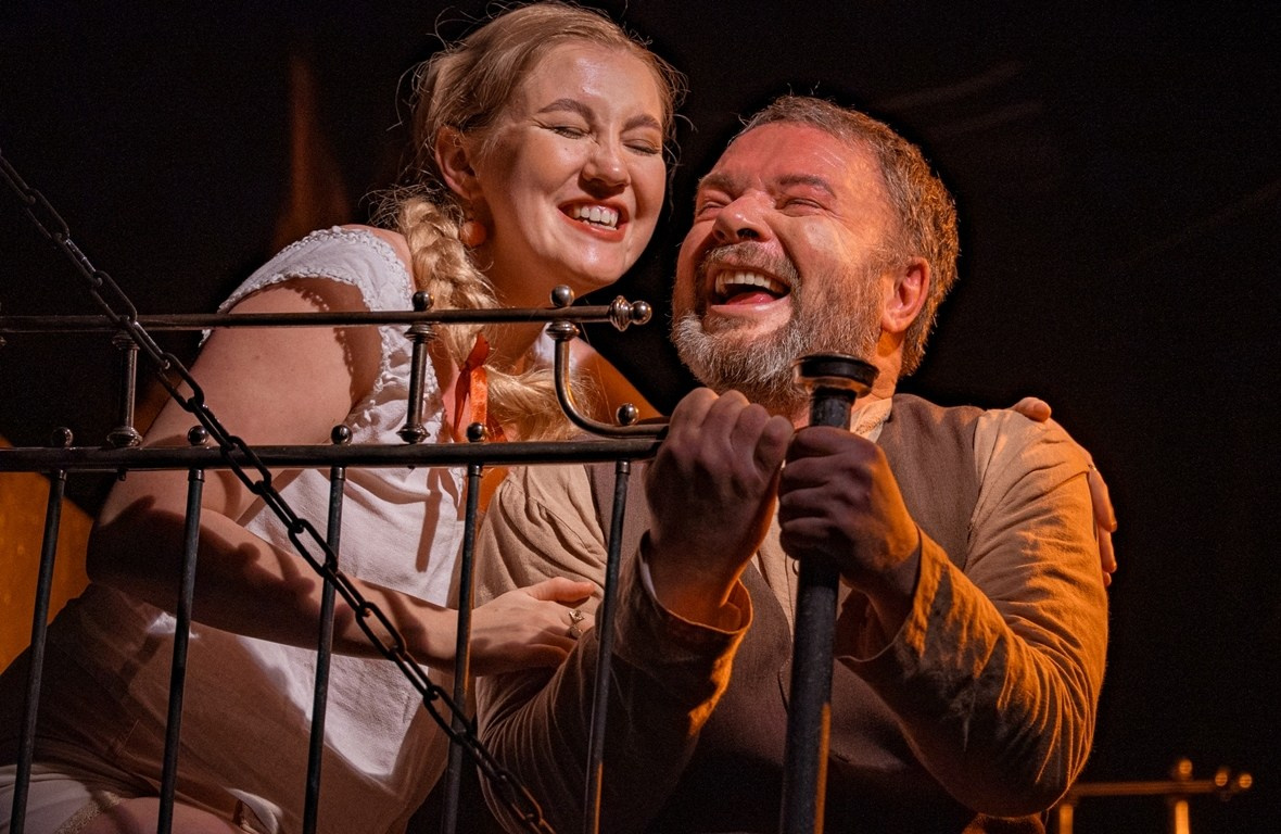 Премьера спектакля Сергея Федотова «Биндюжник и Король» в пермском театре «У Моста». Журнал о самом особенном. Пермь и Пермский край