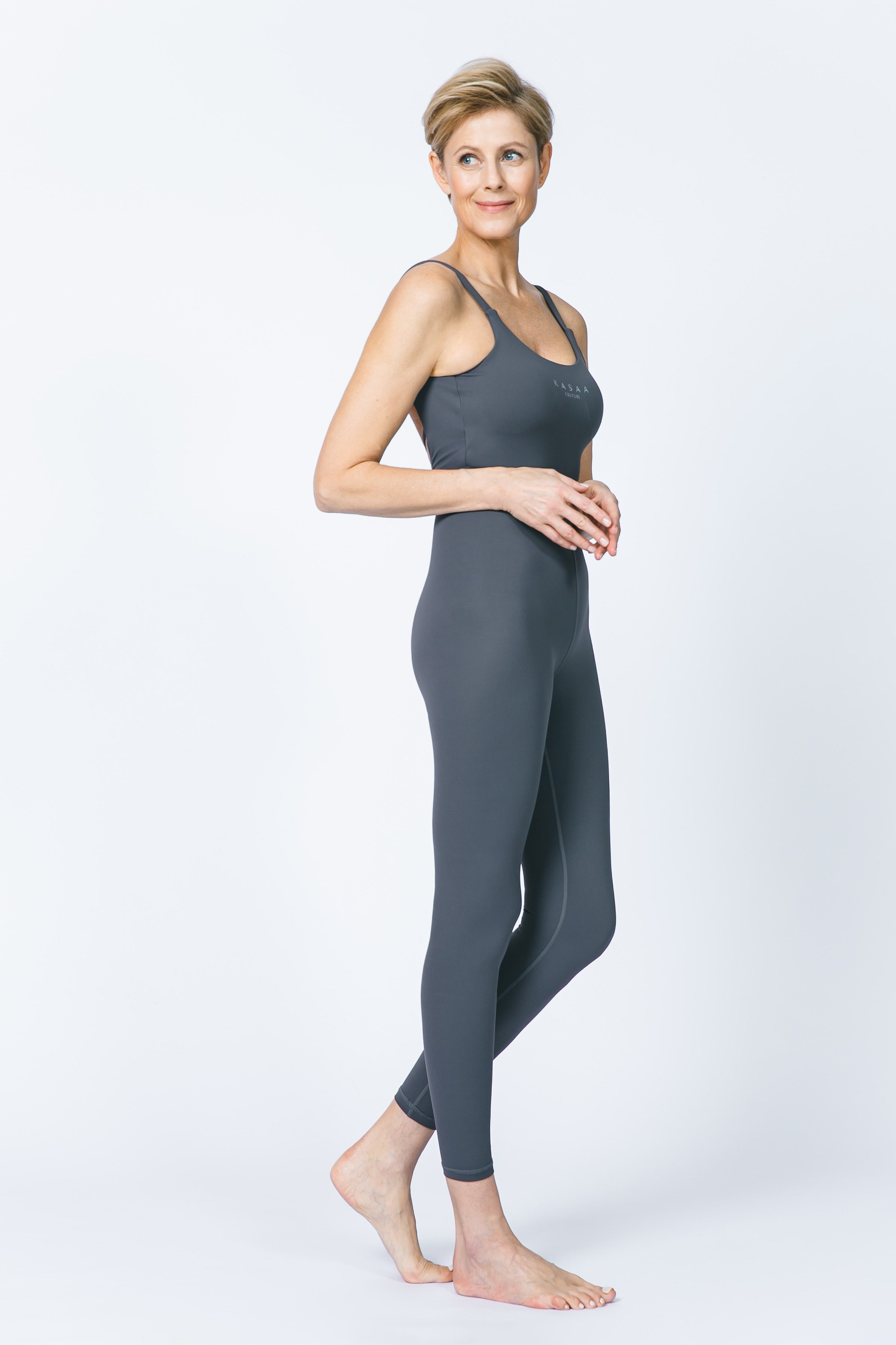 Фотосессия для бренда одежды — лукбук и каталожная съемка в Москве