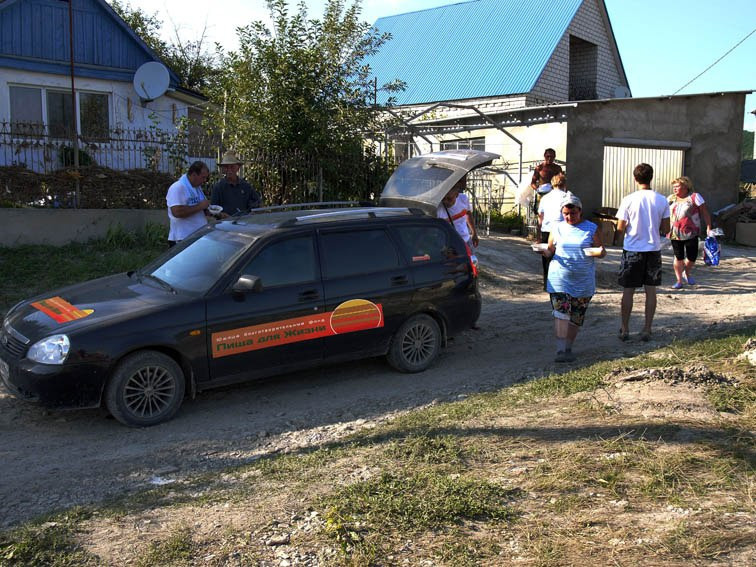 Фоторепортаж из Крымска 14 июля 2012 года. Пища для Жизни