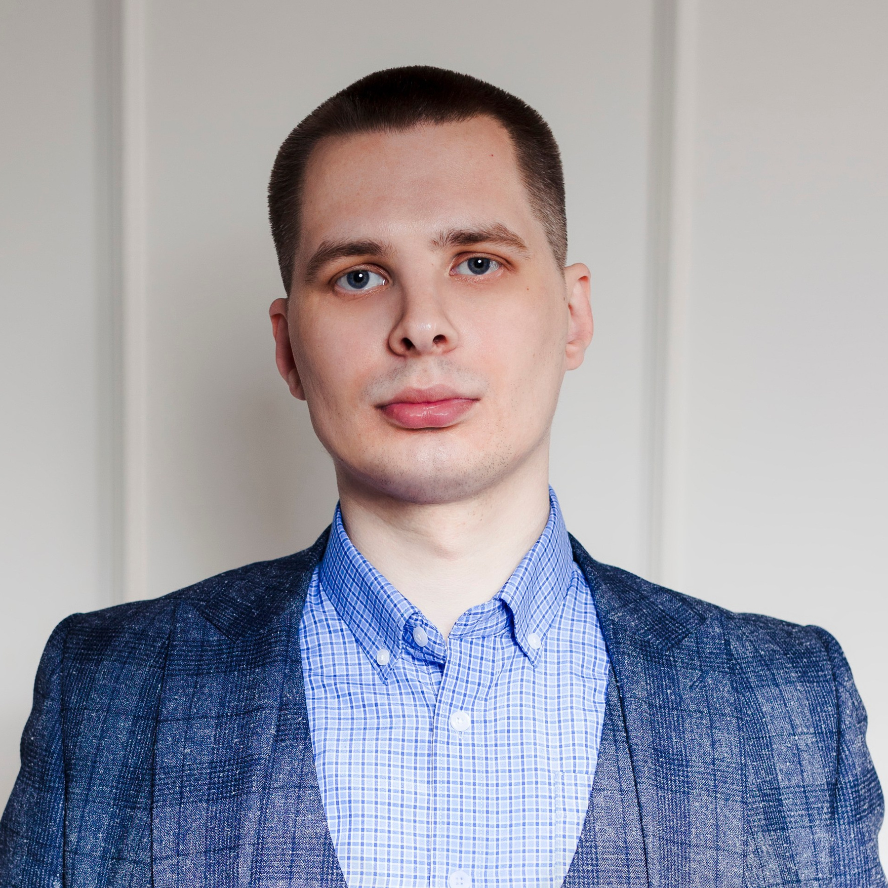 Мужской студийный портрет 