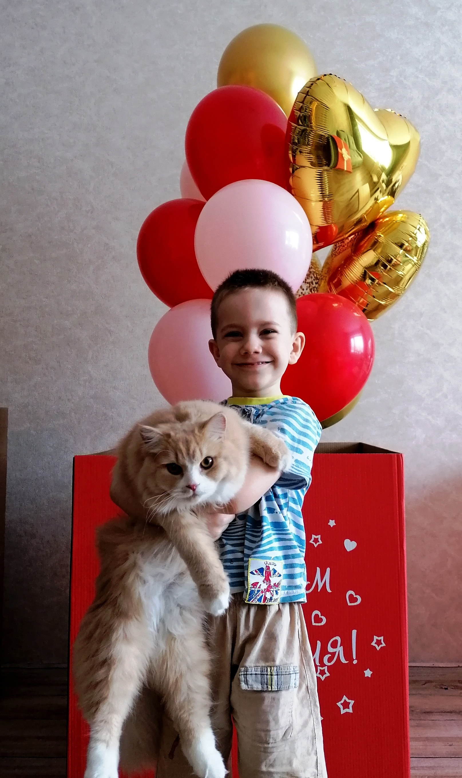 Коробка с шарами. Студия праздничного декора