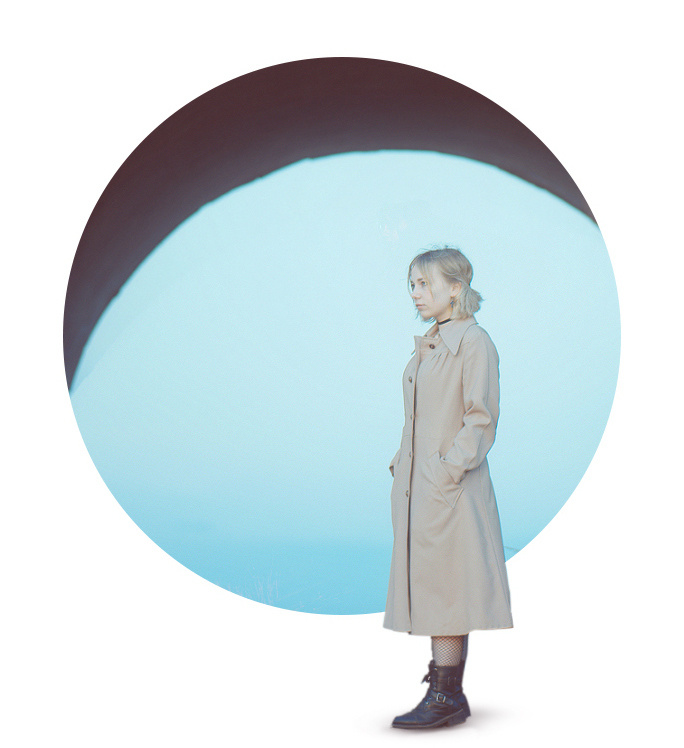 Света фотографирует