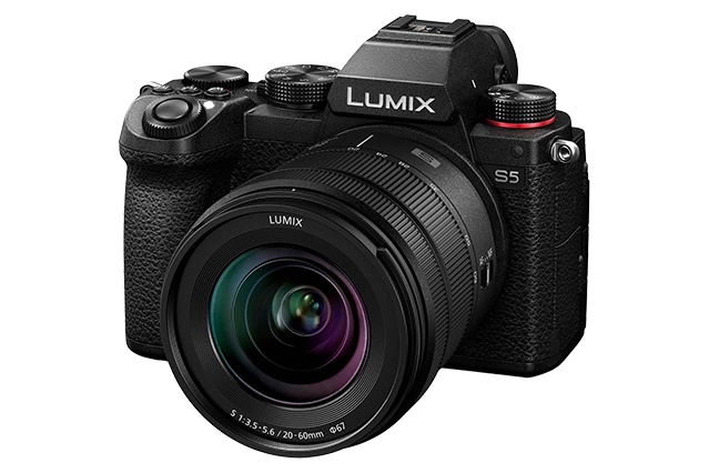 Panasonic Lumix DC-S5 + Panasonic Lumix S 20-60mm F3.5-5.6