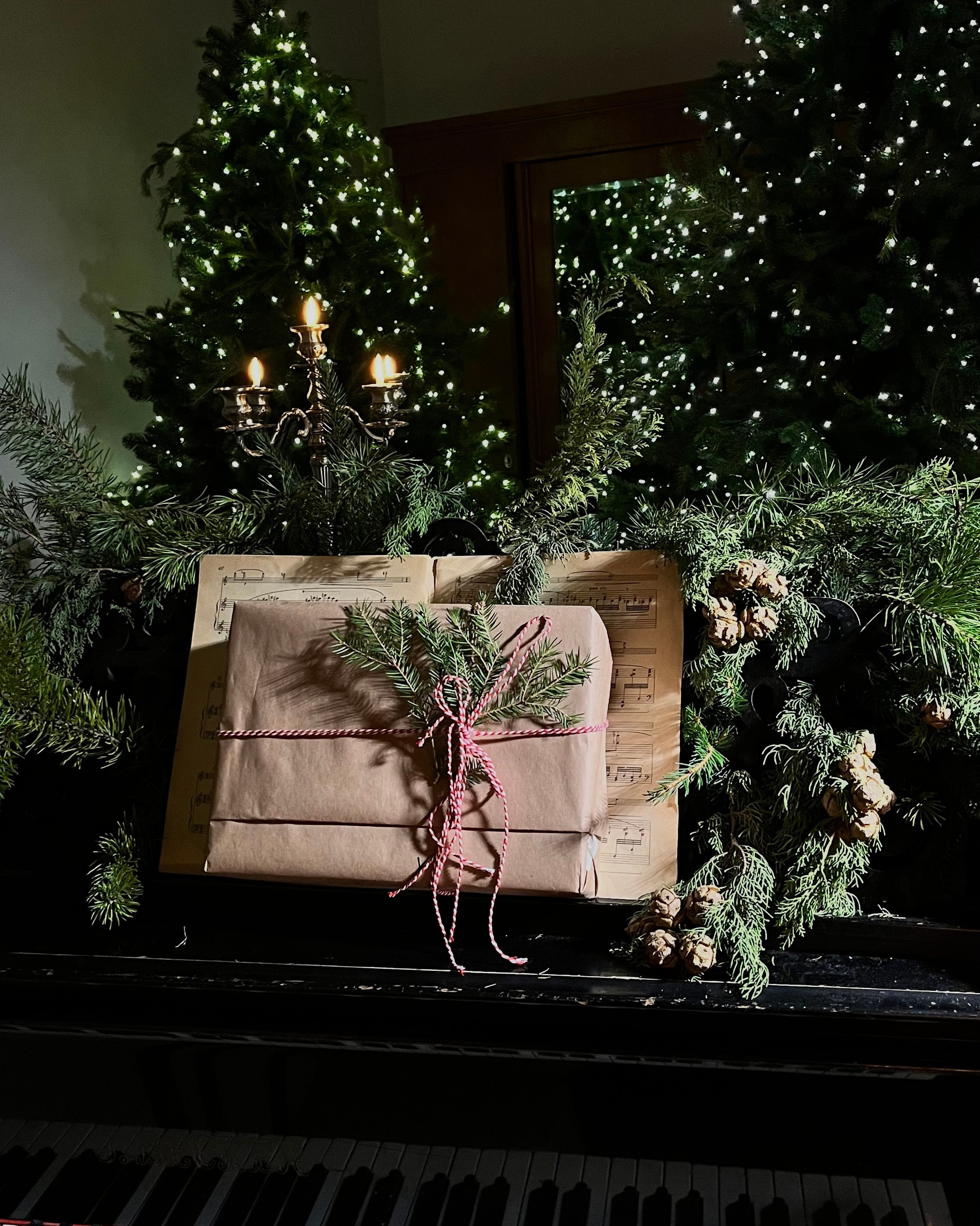 Подарки и мерч. Saint.p.studio