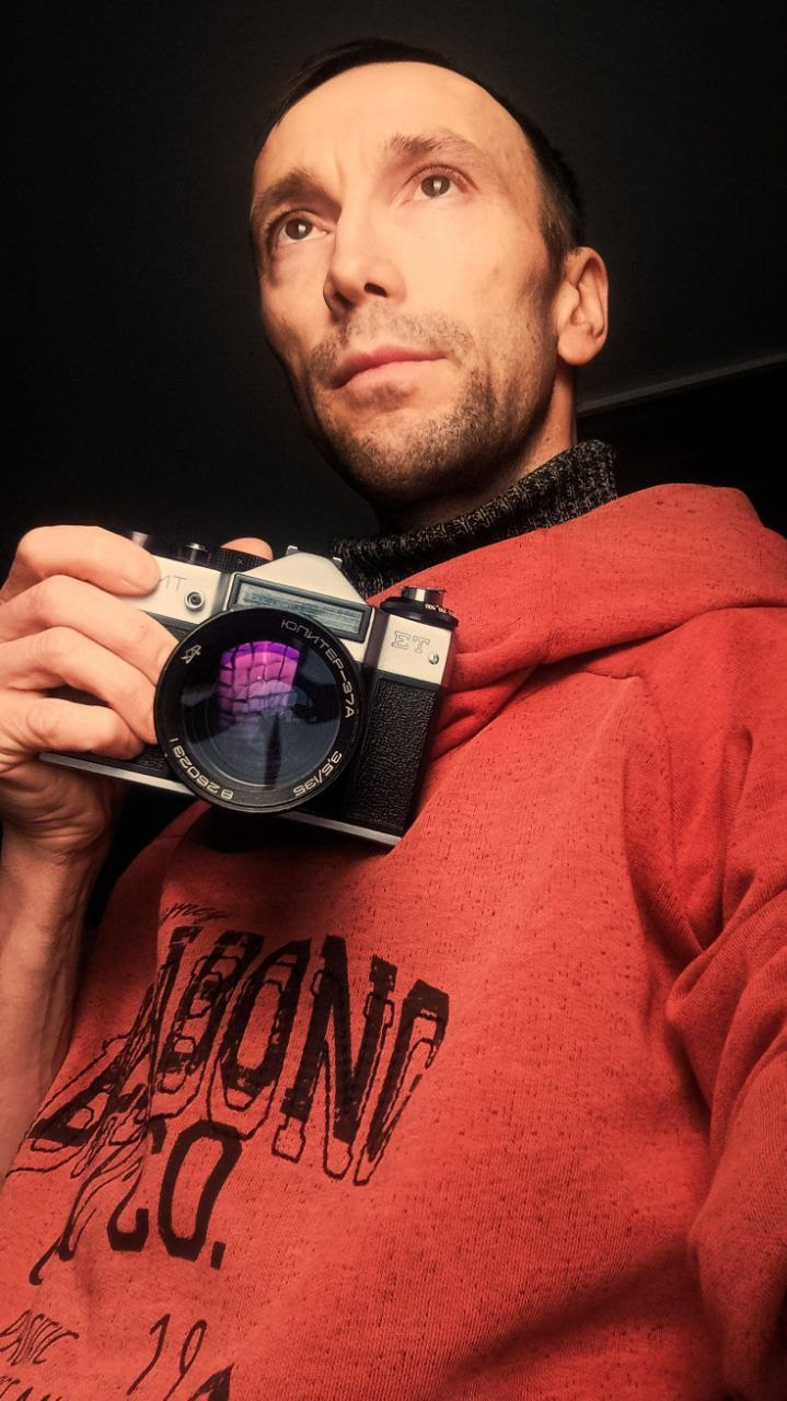 Контакты. Екатеринбург. Фотограф Паткиевич Евгений