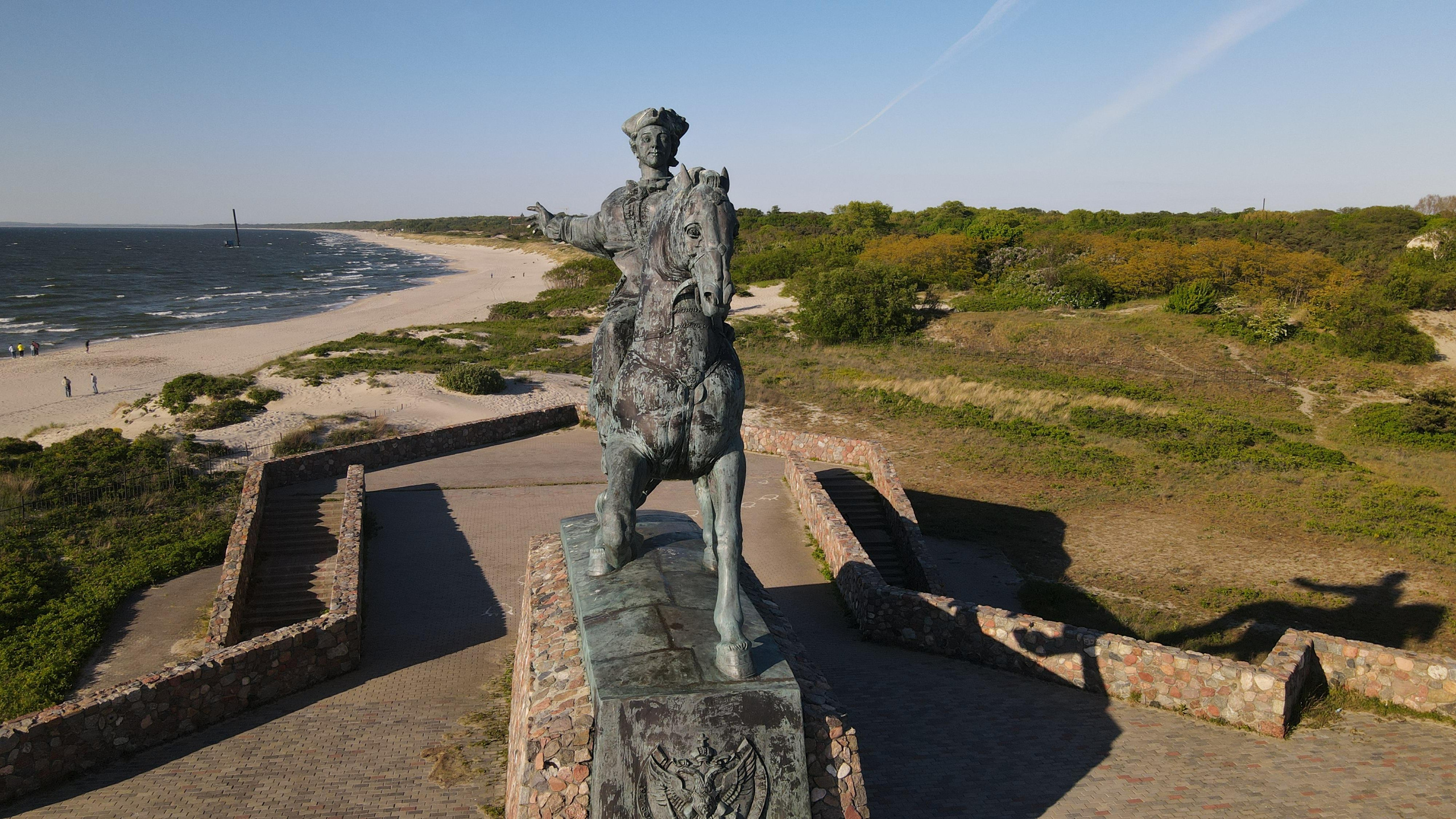 памятник императрице Елизавете Петровне в балтийске калининградская область