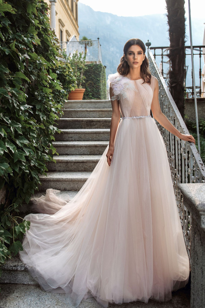 Модные свадебные платья 2022 года. Ведущая СПБ Надежда Кожина