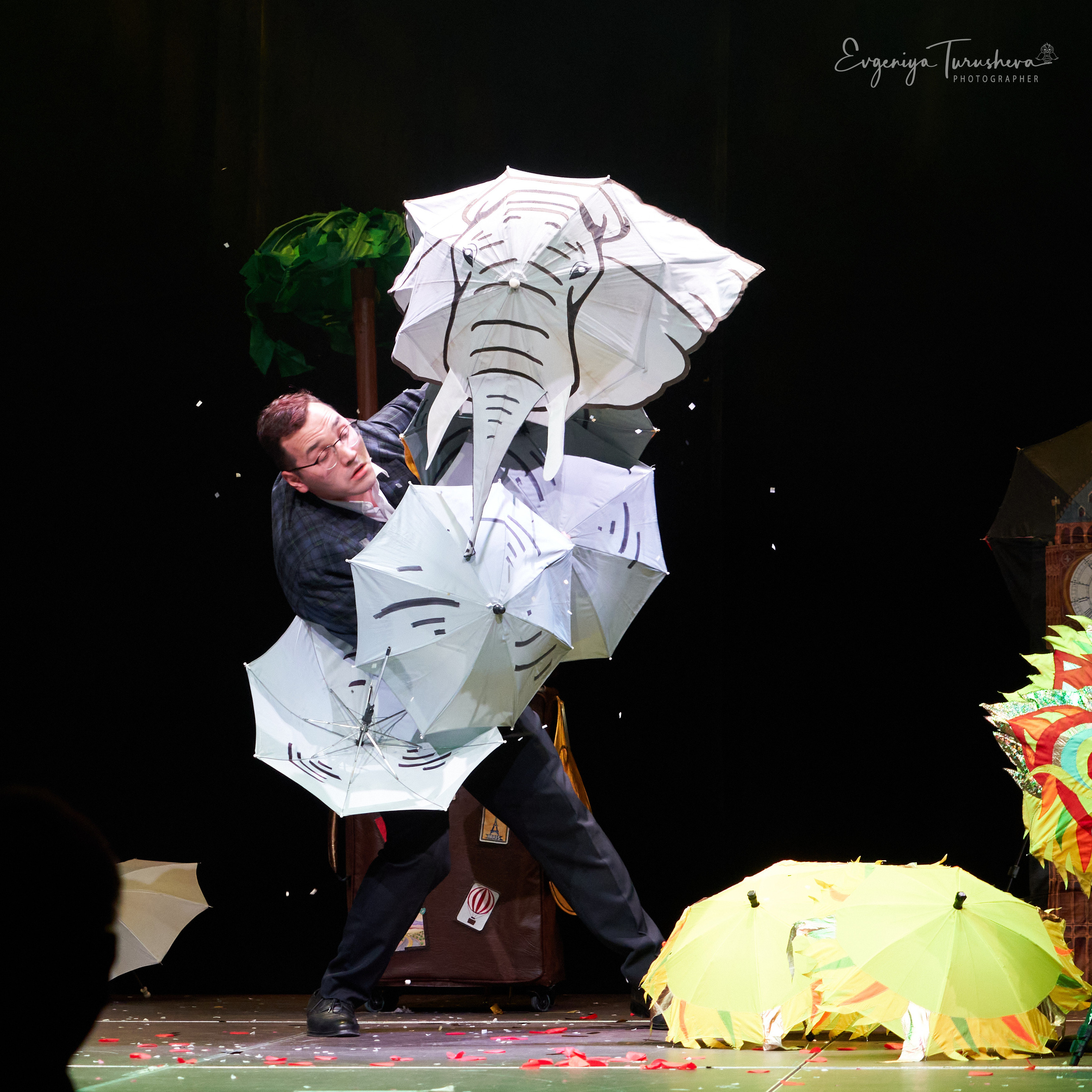 Иллюзионное шоу «Лига волшебников». Фотограф Евгения Турушева