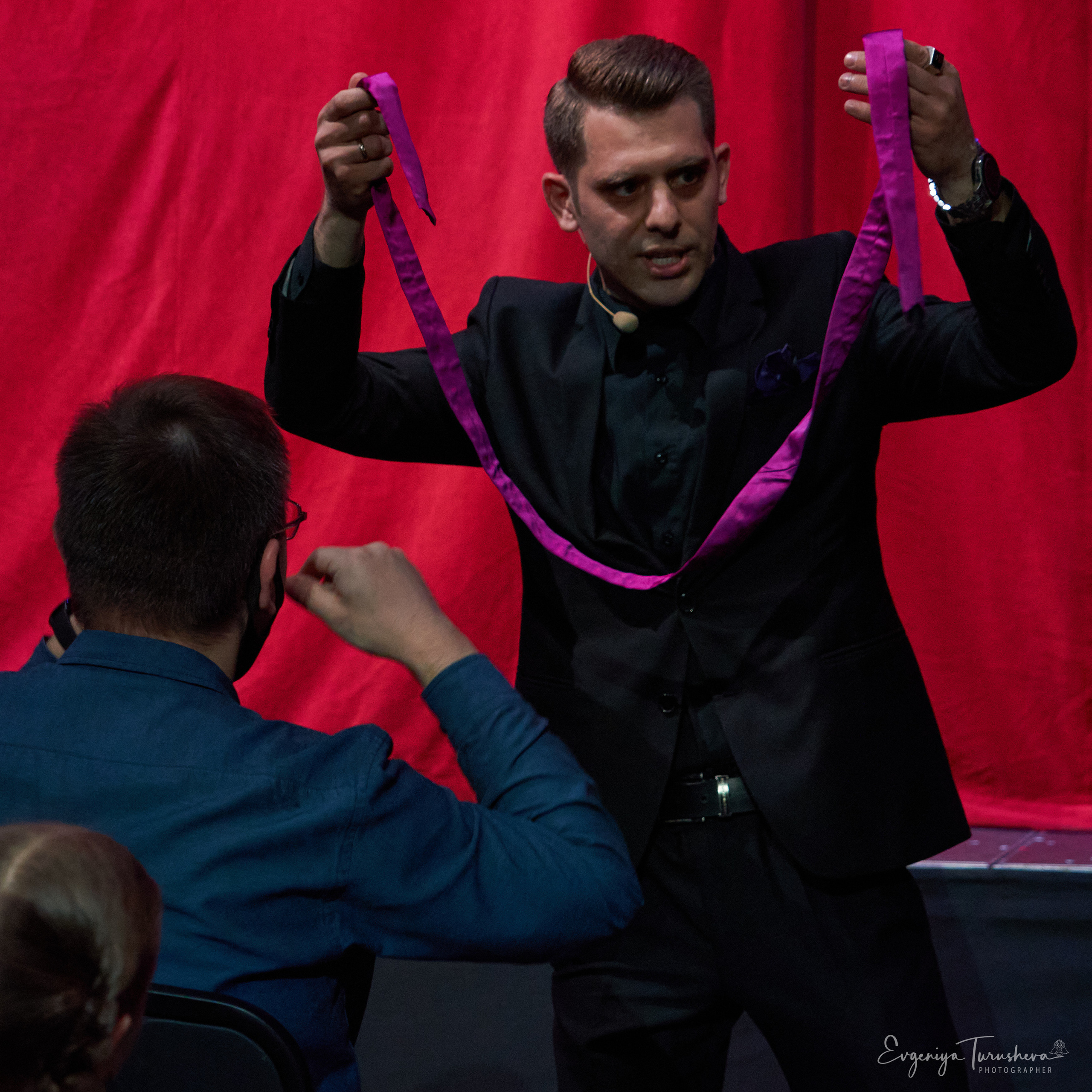 Иллюзионное шоу «Лига волшебников». Фотограф Евгения Турушева