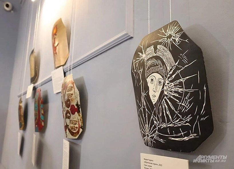 Выставка современного искусство «Русский Стиль: Сталь» посвящена осмыслению текущих исторических событий и обстоятельств.