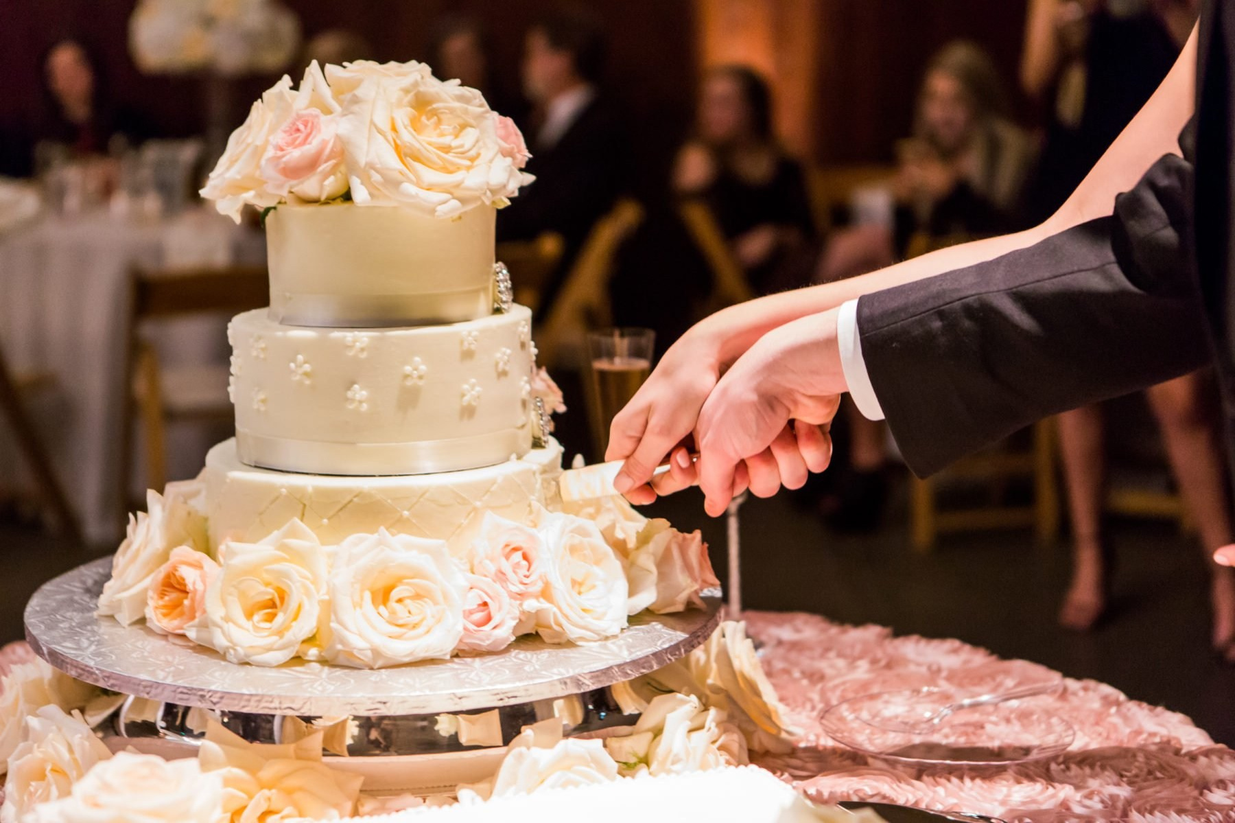 Все, что вам необходимо знать о свадебном торте. Свадебный и семейный фотограф Москва и Московская область