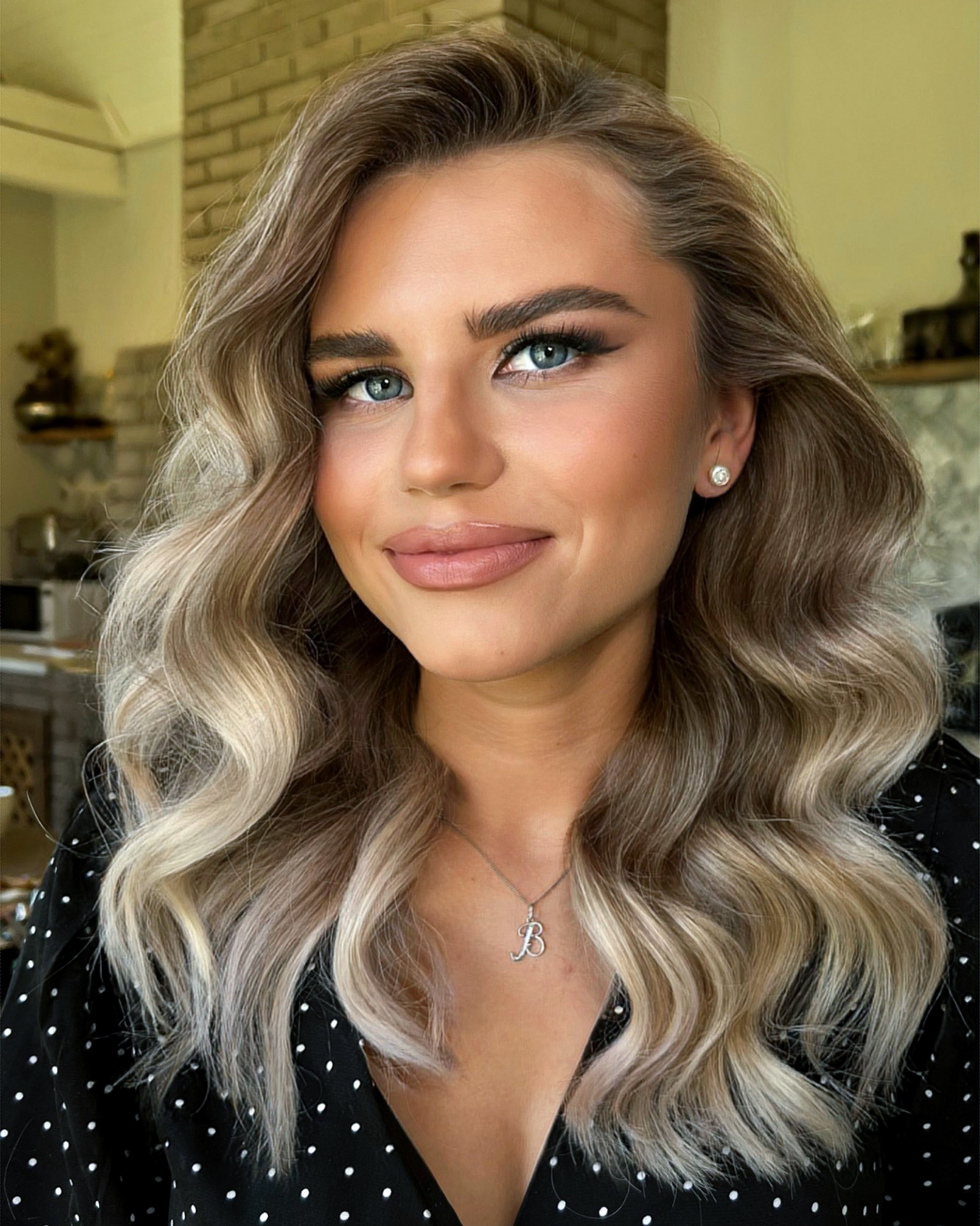 Обучение «Макияж для себя» | " Укладки / причёски для себя». Визажист Бугрова Алёна