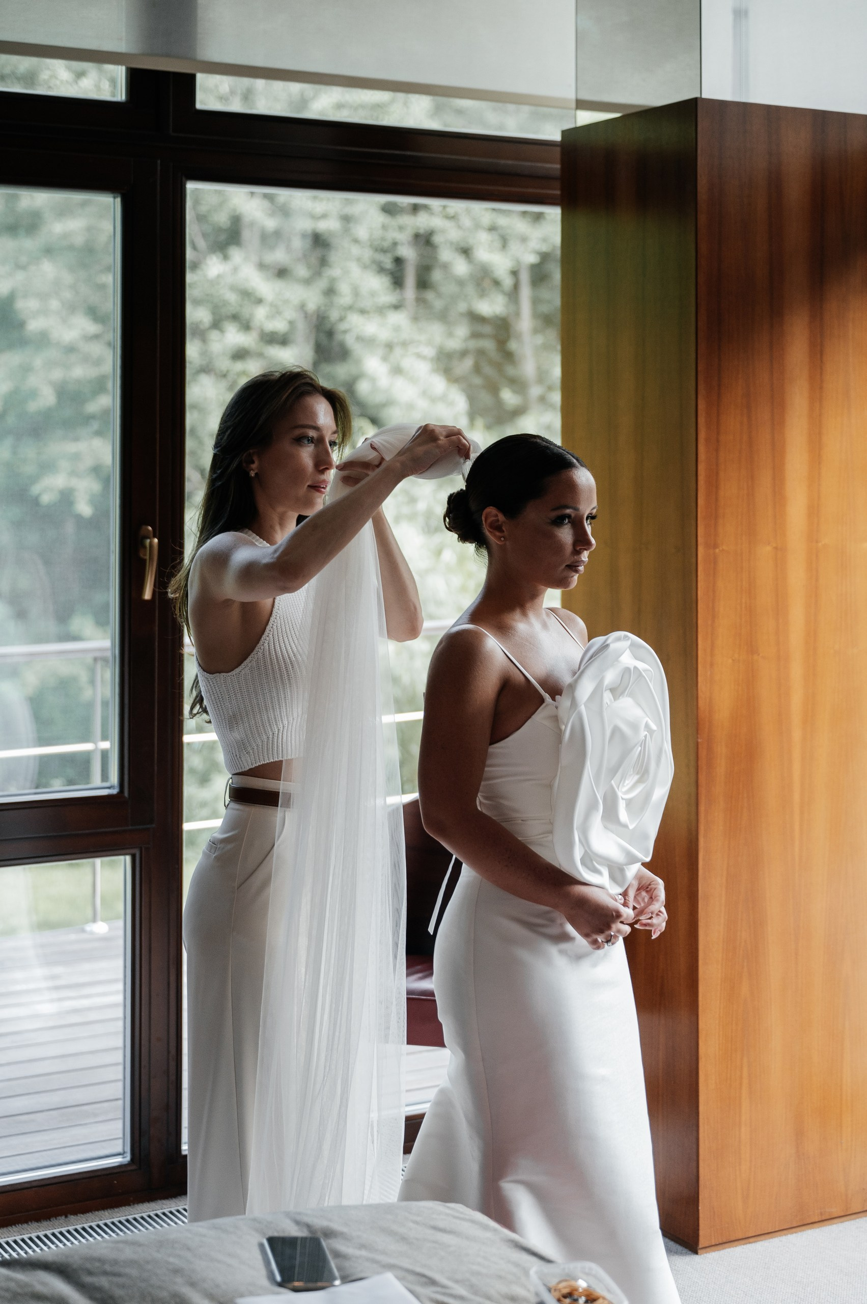 Свадебный визажист и стилист по прическам в Москве