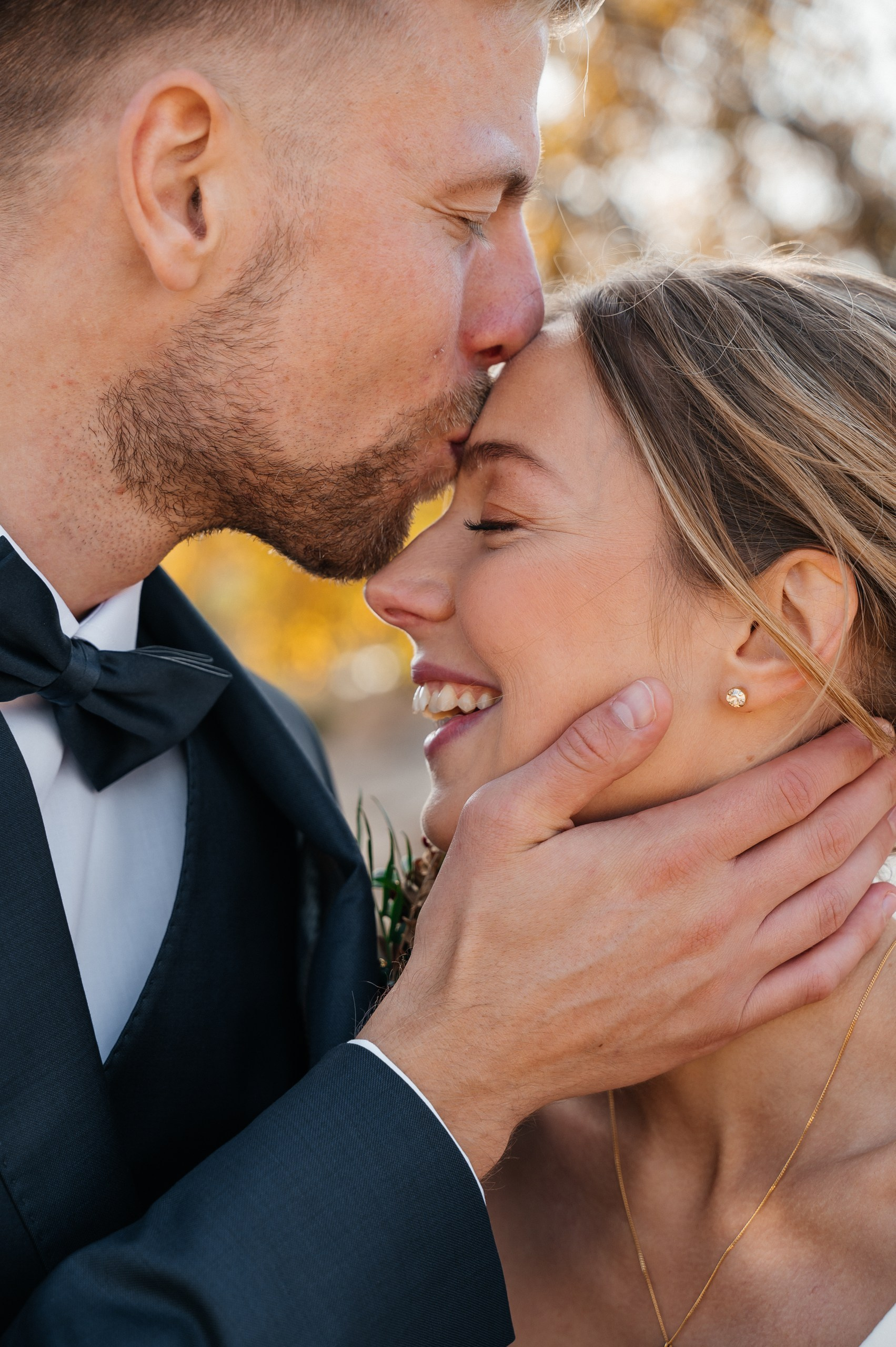 Bröllopsfotograf i Tylösand — Höstbröllop i S: t Olofs kapell och Hotel Tylösand. Bröllopsfotograf i Göteborg | Halmstad — Valentina