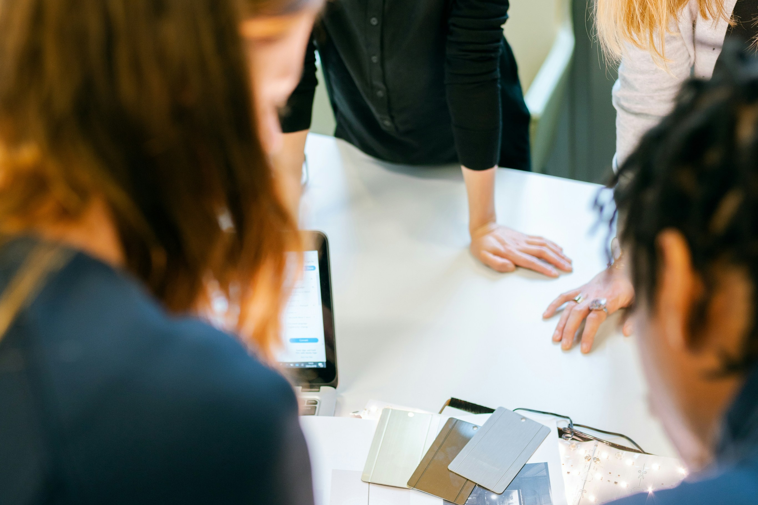 Услуги. «В КРУГУ» Психологические тренинги в Санкт-Петербурге в живом формате