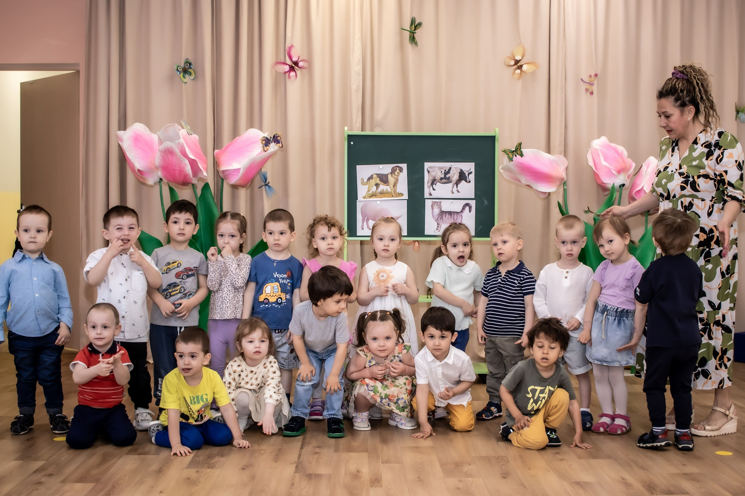 групповое фото детей в детском саду с воспитателем, фотограф детский сад Москва Карасёва Елена