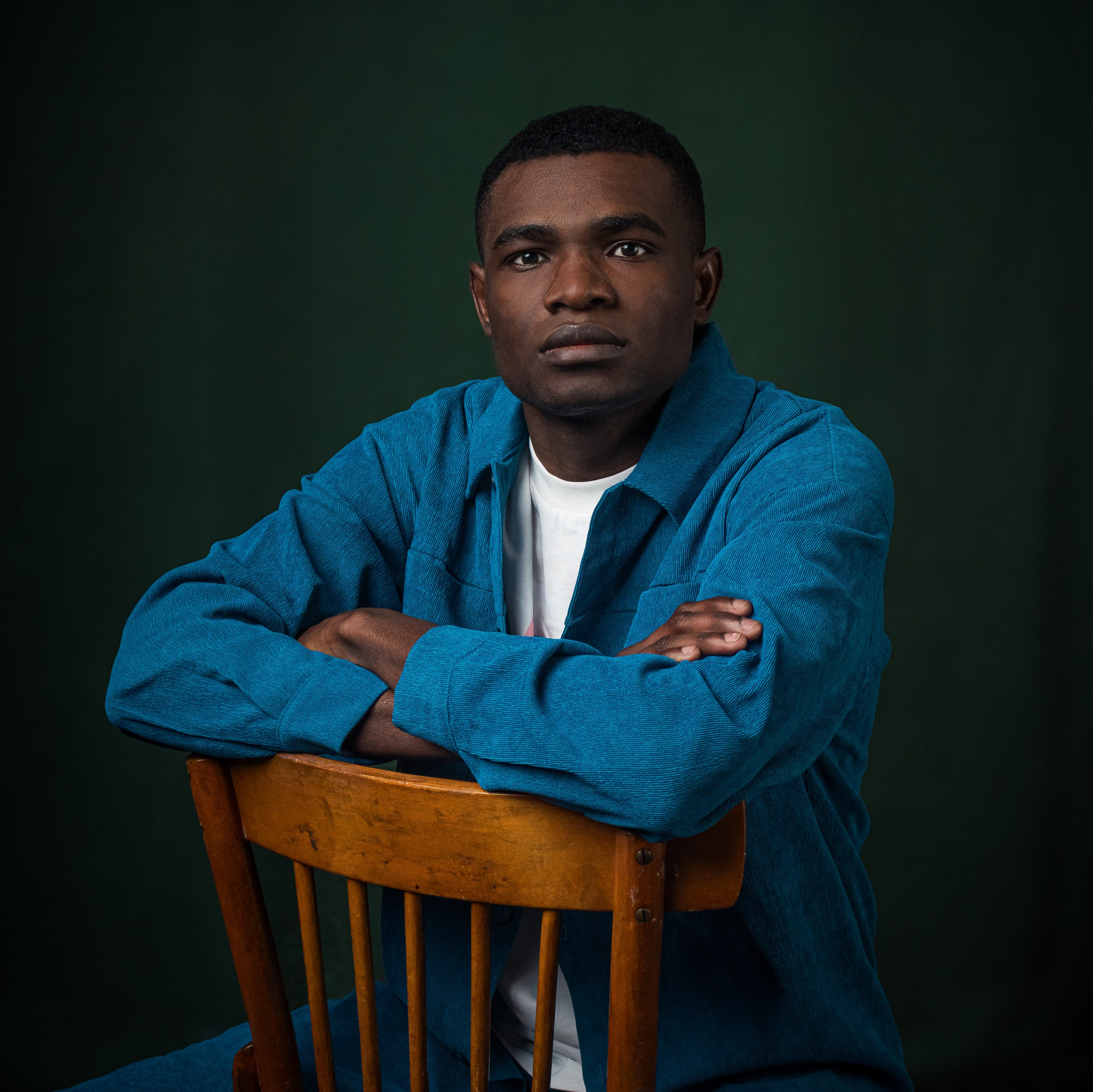 портрет в студии для работы, для бизнеса, для аватарки, фотосессия в студдии новосибирск академгородок