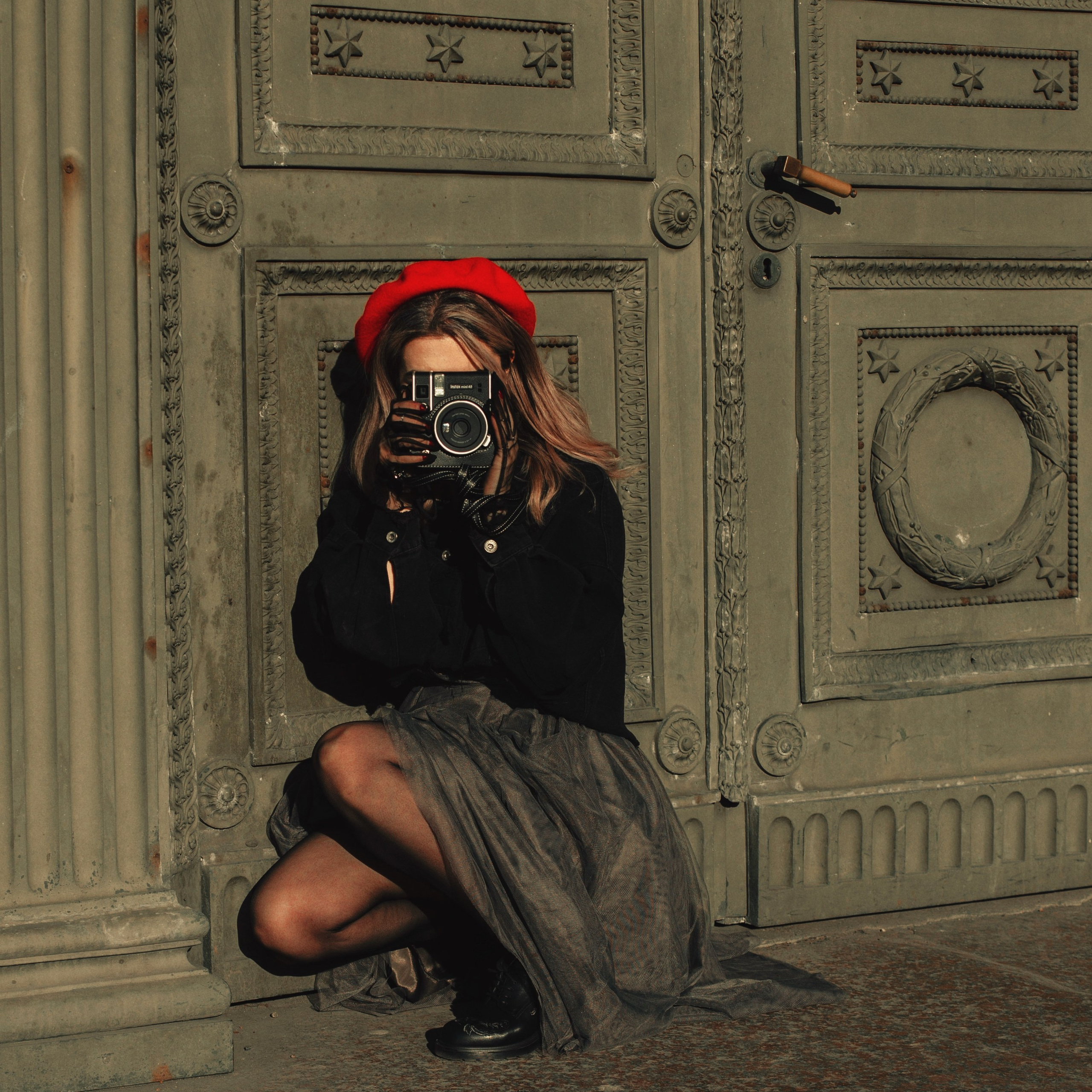 Кадры на инстакс instax моментальная фотография. Фотограф про чувства, моменты, любовь. свадебный и портретный фотограф