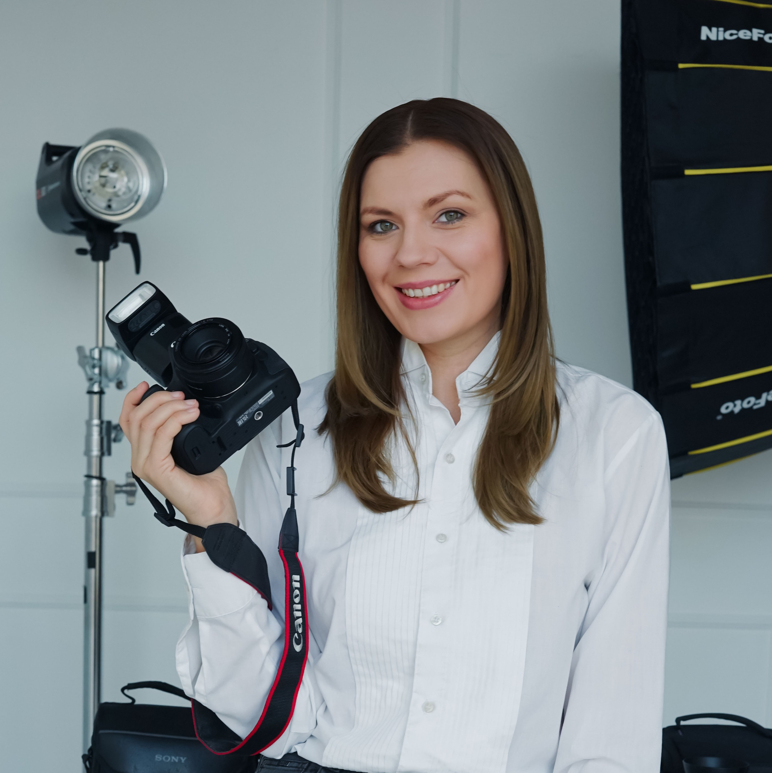 Контакты. Репортажный фотограф в Москве Катя Луговая, портретный фотограф и «street» фотограф, фотосессии «под ключ»