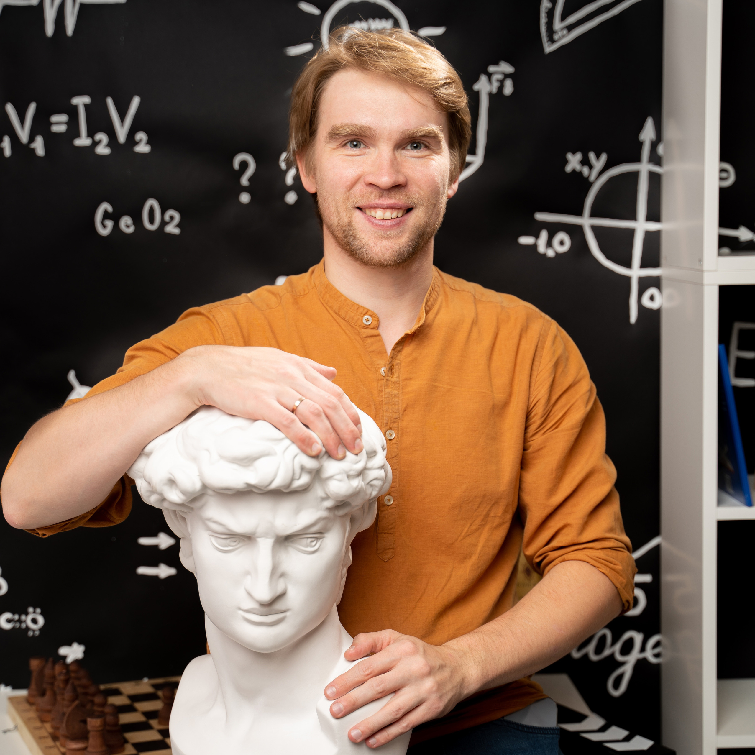 Контакты. Современный выпускной альбом