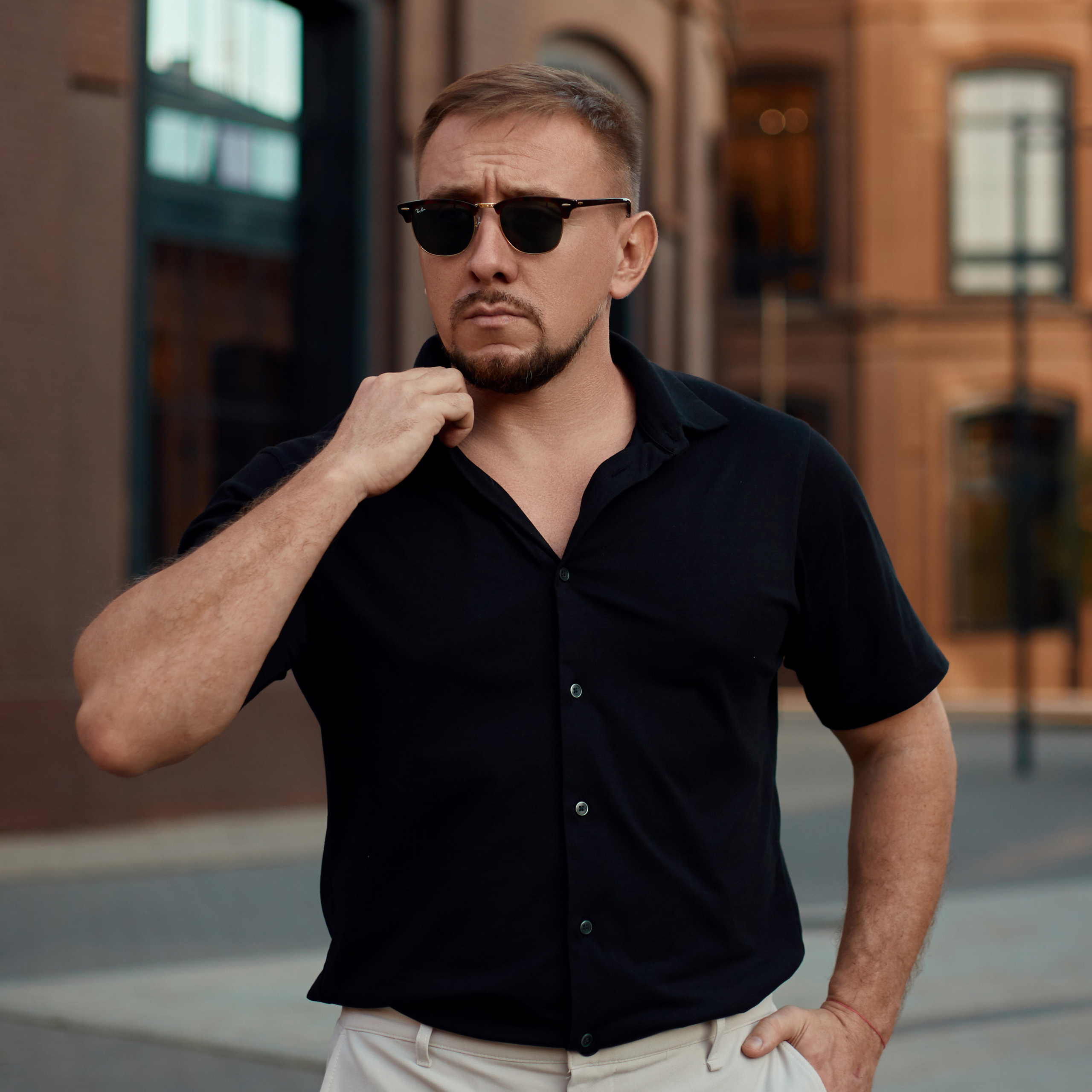 Контакты. Фотограф Эдуард Суровый