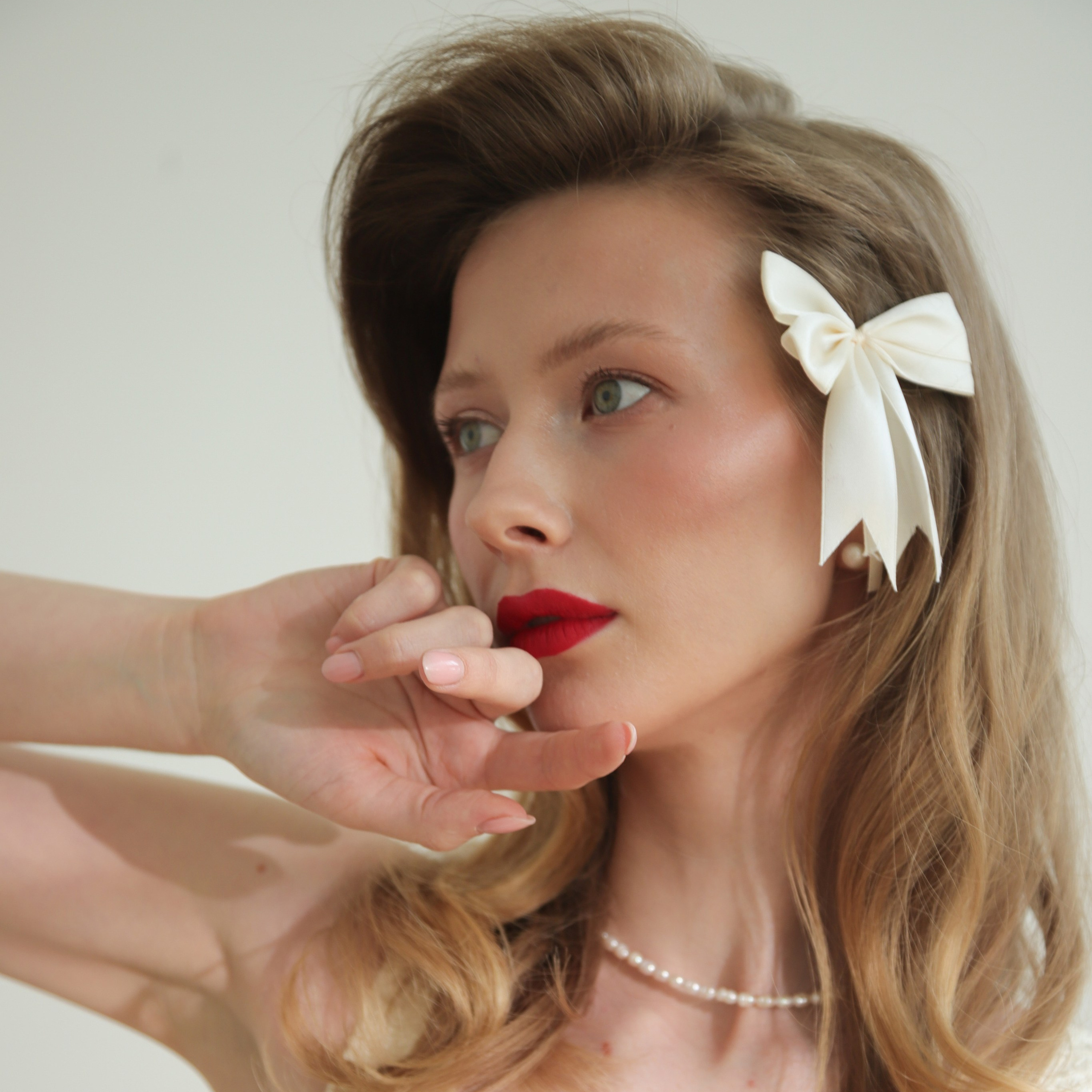 Нежная и романтичная фотосессия в студии в пастельных тонах в Москве. Фотограф Татьяна