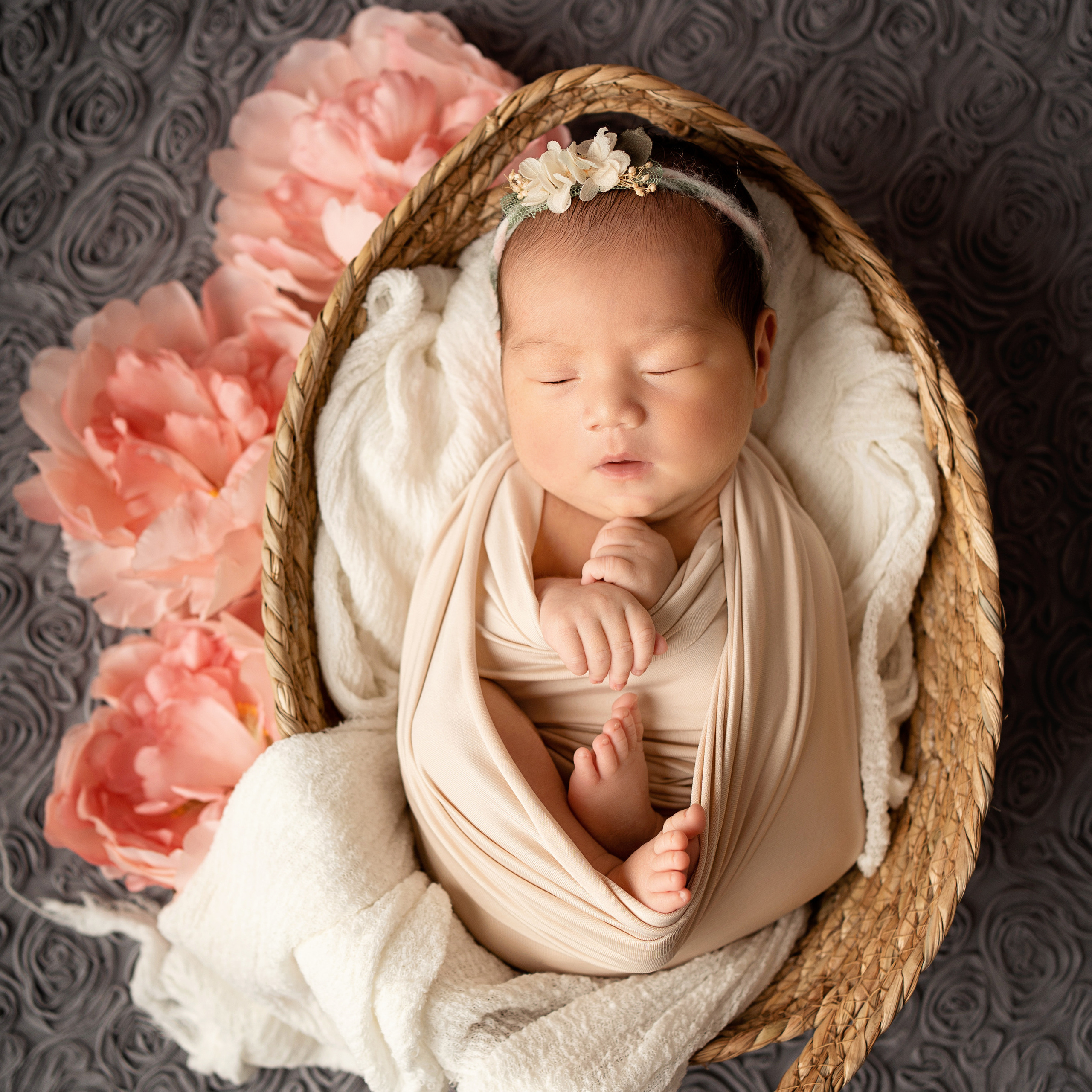 Детский и семейный фотограф. Фотограф новорожденный в Астрахани Марина