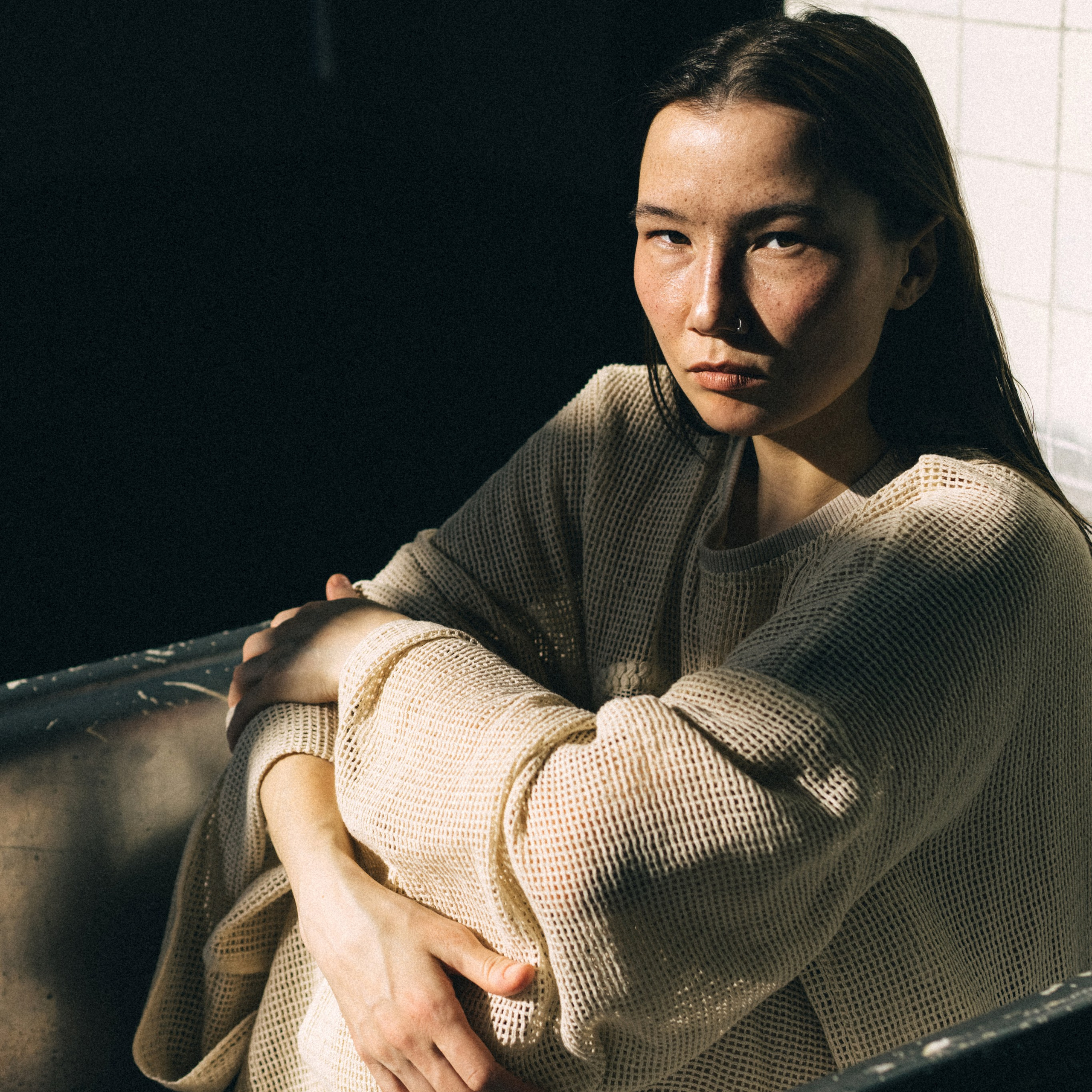 портретный фотограф в Нижнем Новгороде, черно-белый портрет, минималистичный портрет, стильный портрет 