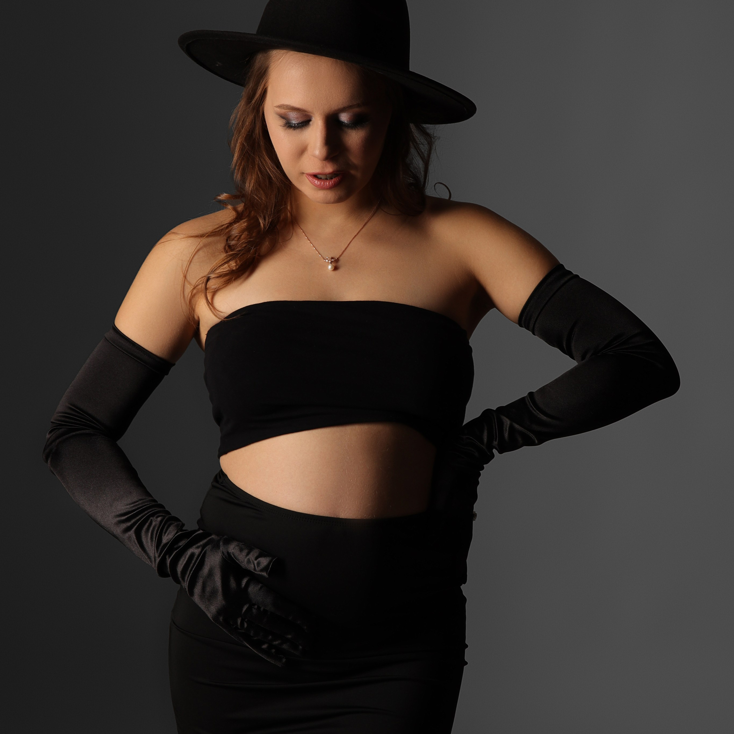 Обучение съемке беременности в студии в Алматы