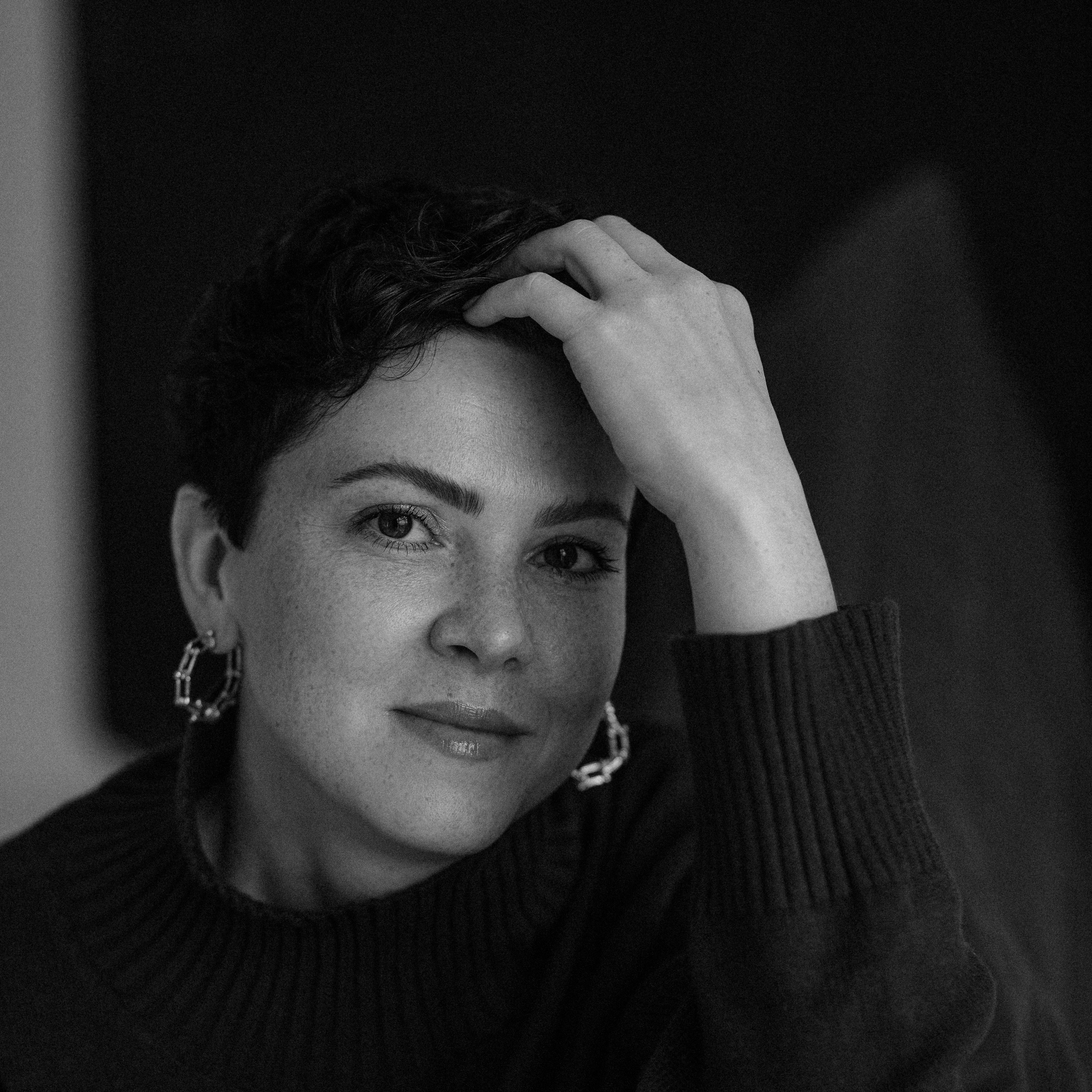 Съемки в стиле Питера Линдберга в ч/б. Женский фотограф в Москве Рина Леонтьева