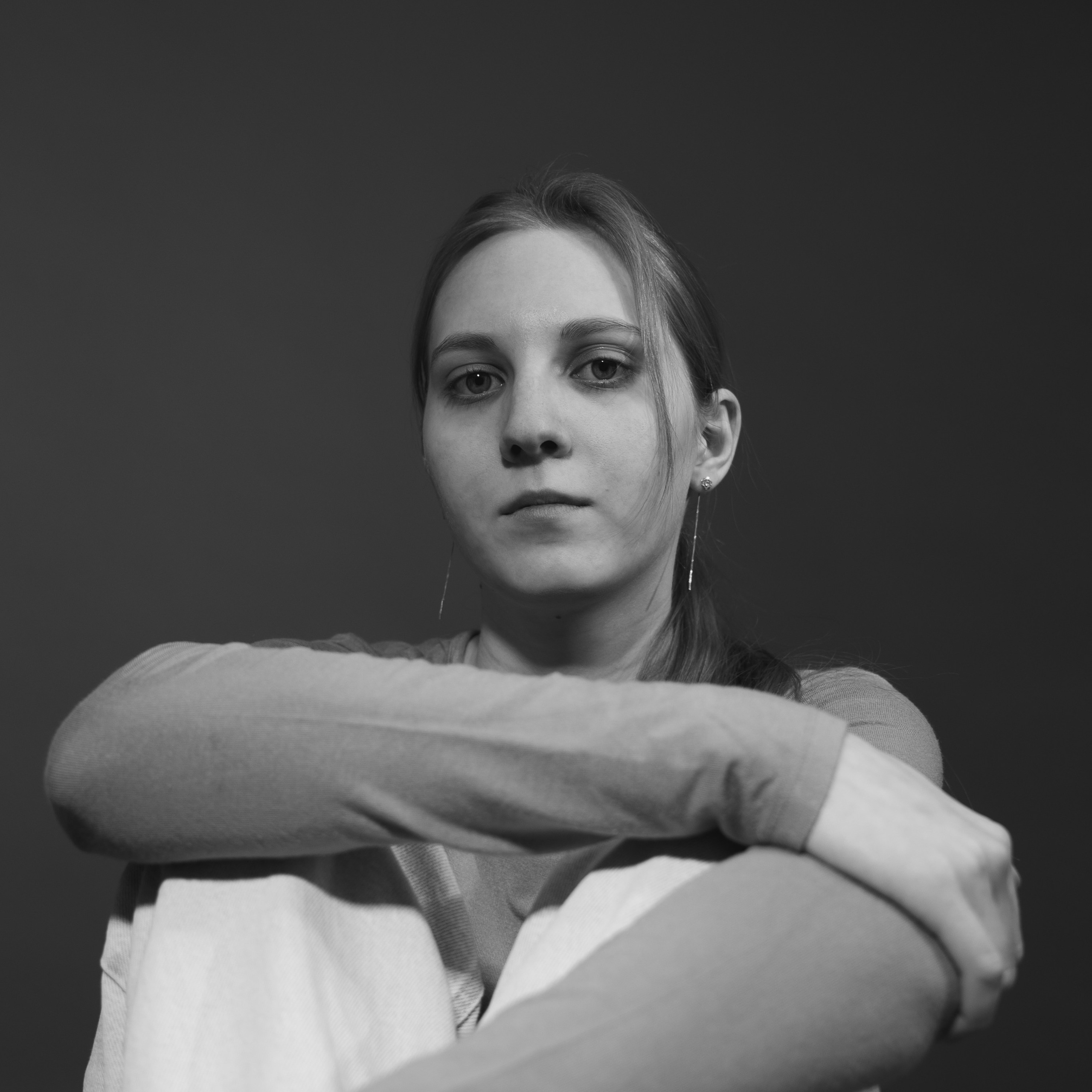 фото мужчины в снежном лесу