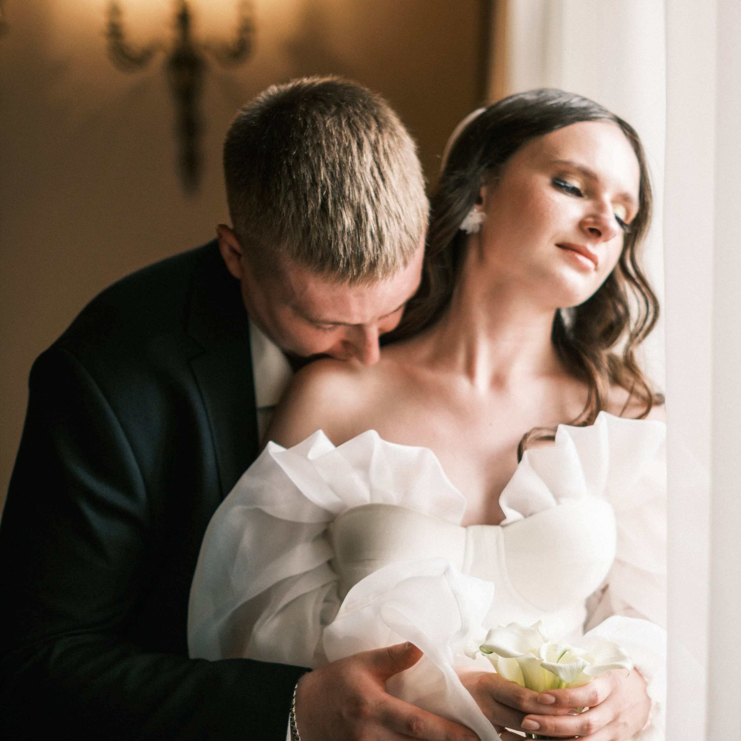 Пара на прогулке, свадебная съемка Mini, Питер