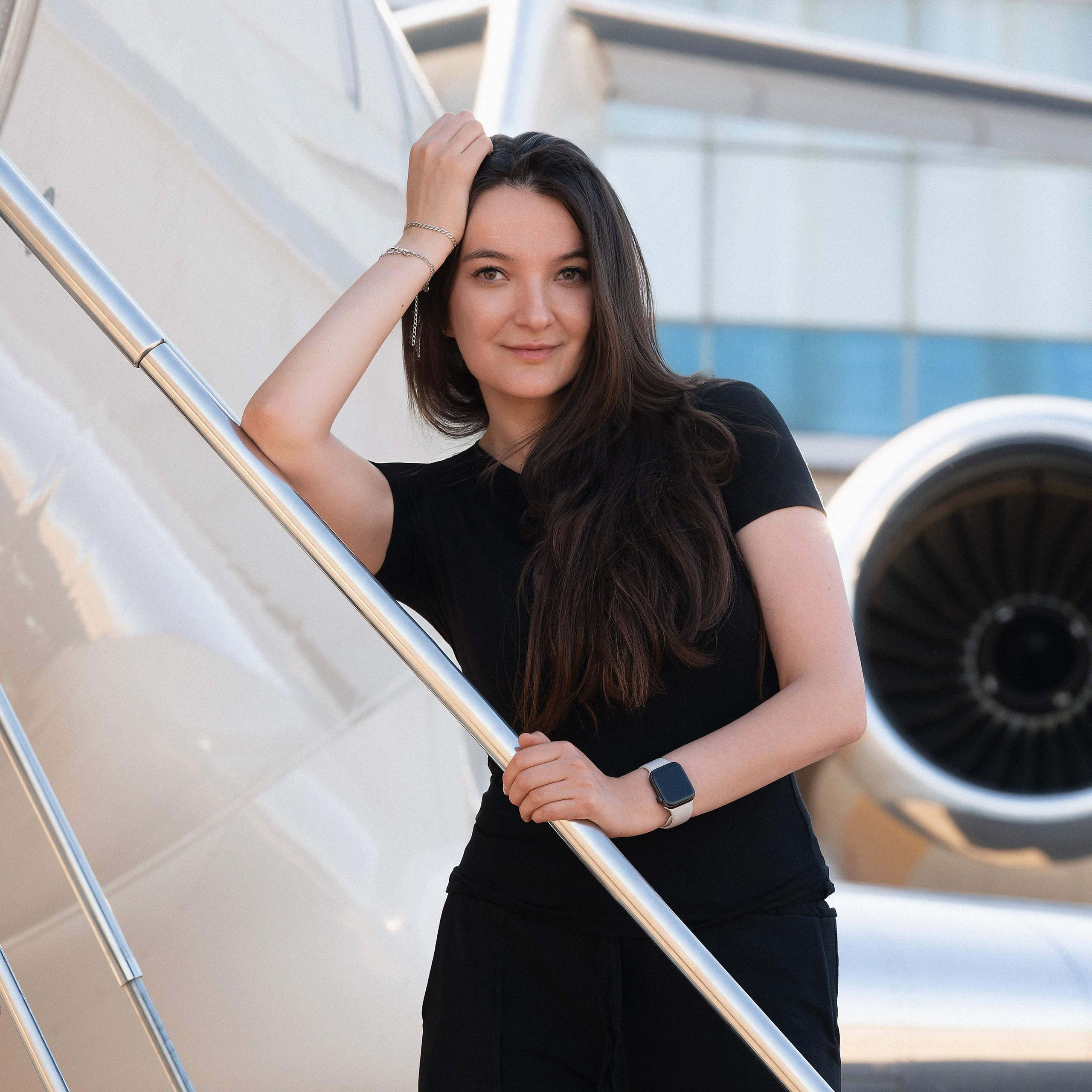 Контакты. Съёмка бизнес-джетов