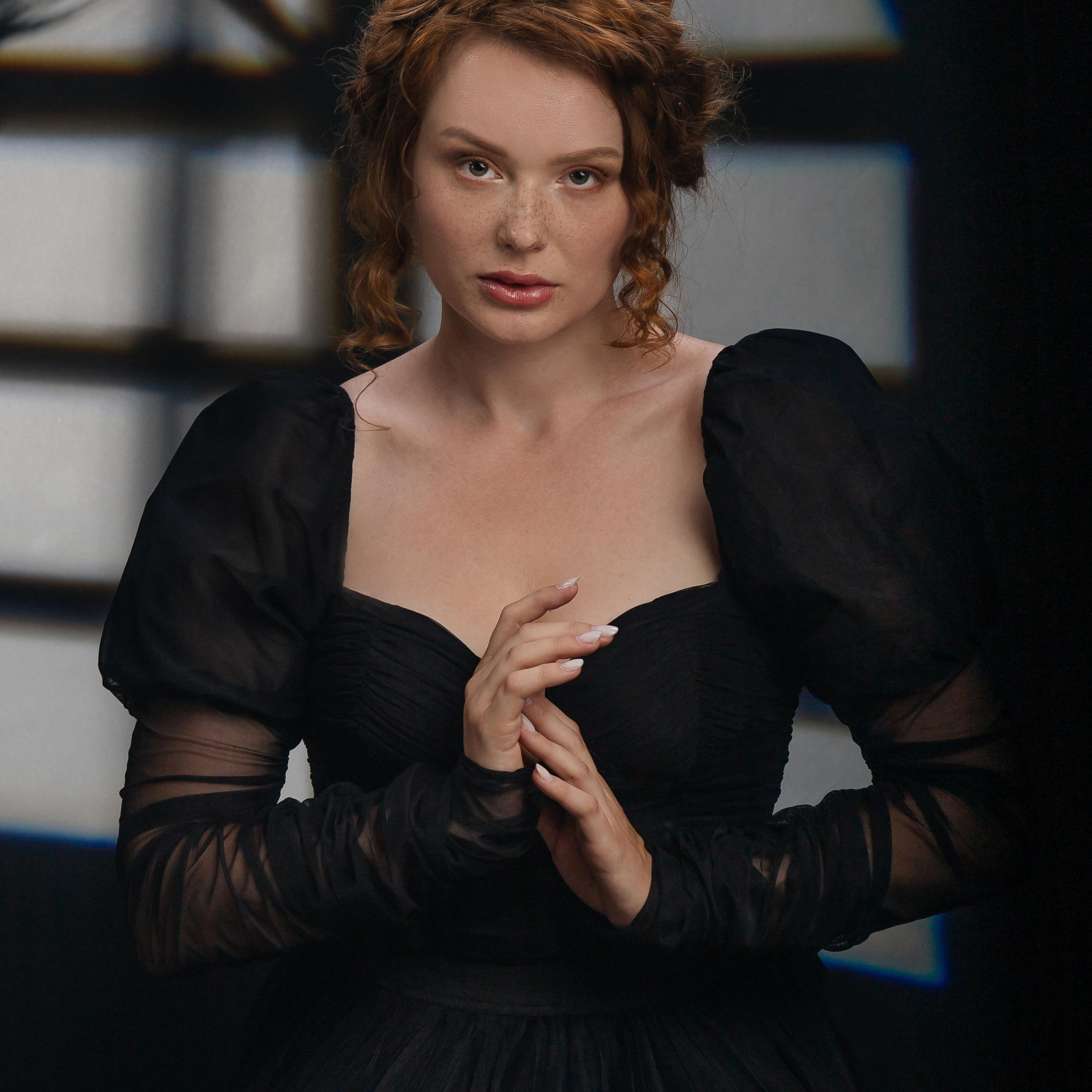 Студийный портрет с масками Гобо