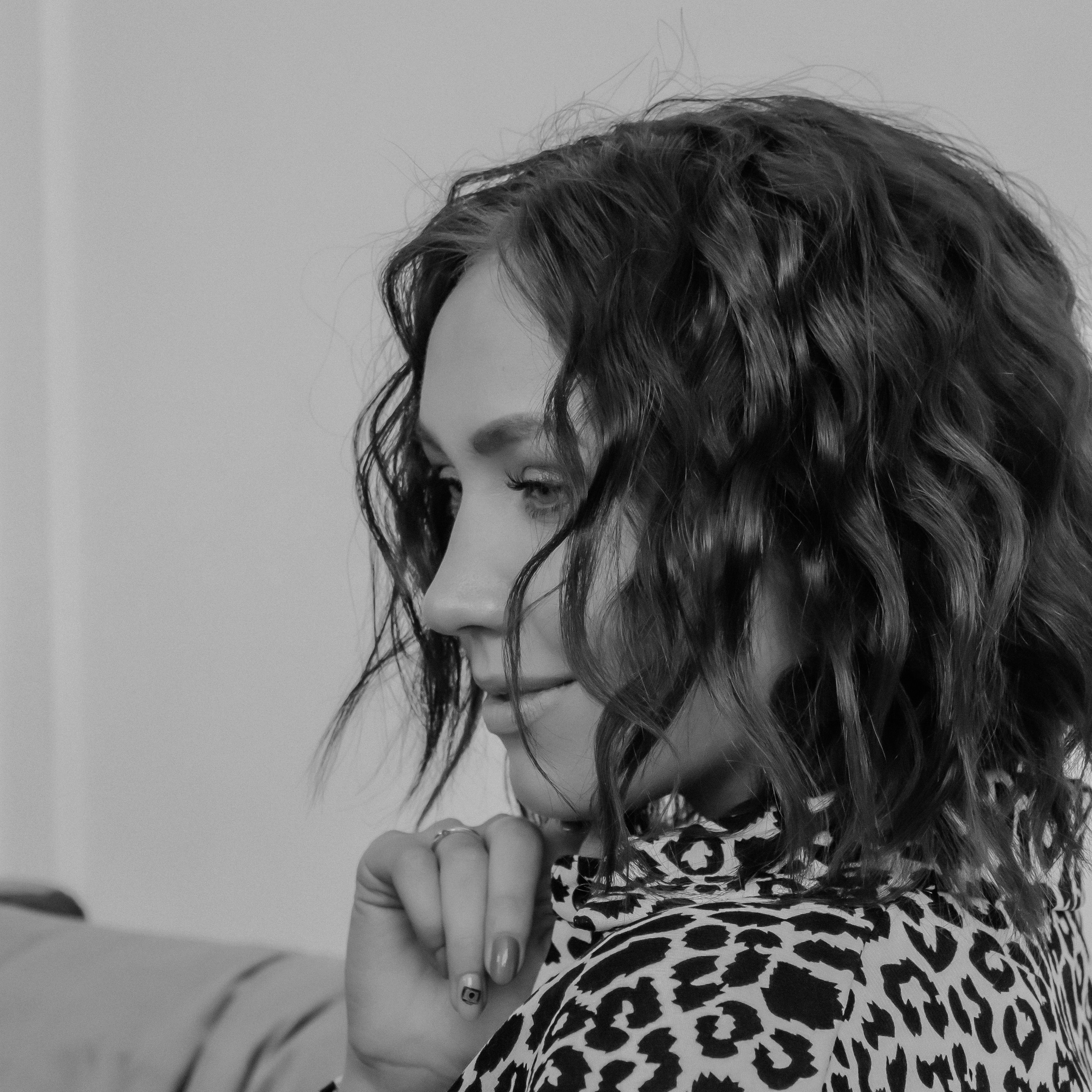 Фотограф в Екатеринбурге: индивидуальные, семейные, love story и контент-фотосессии.