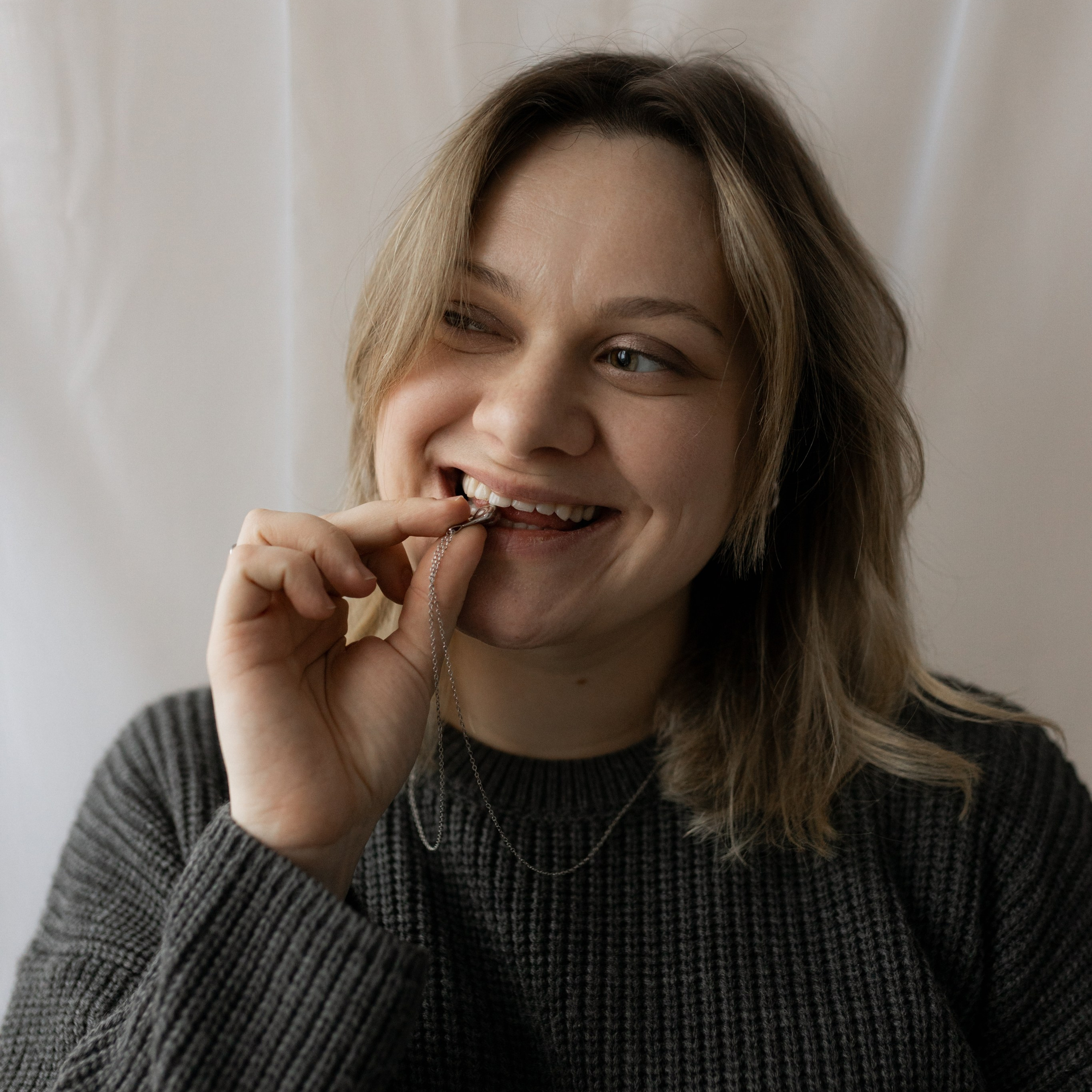 Контакты. Фотограф Катя Трусова